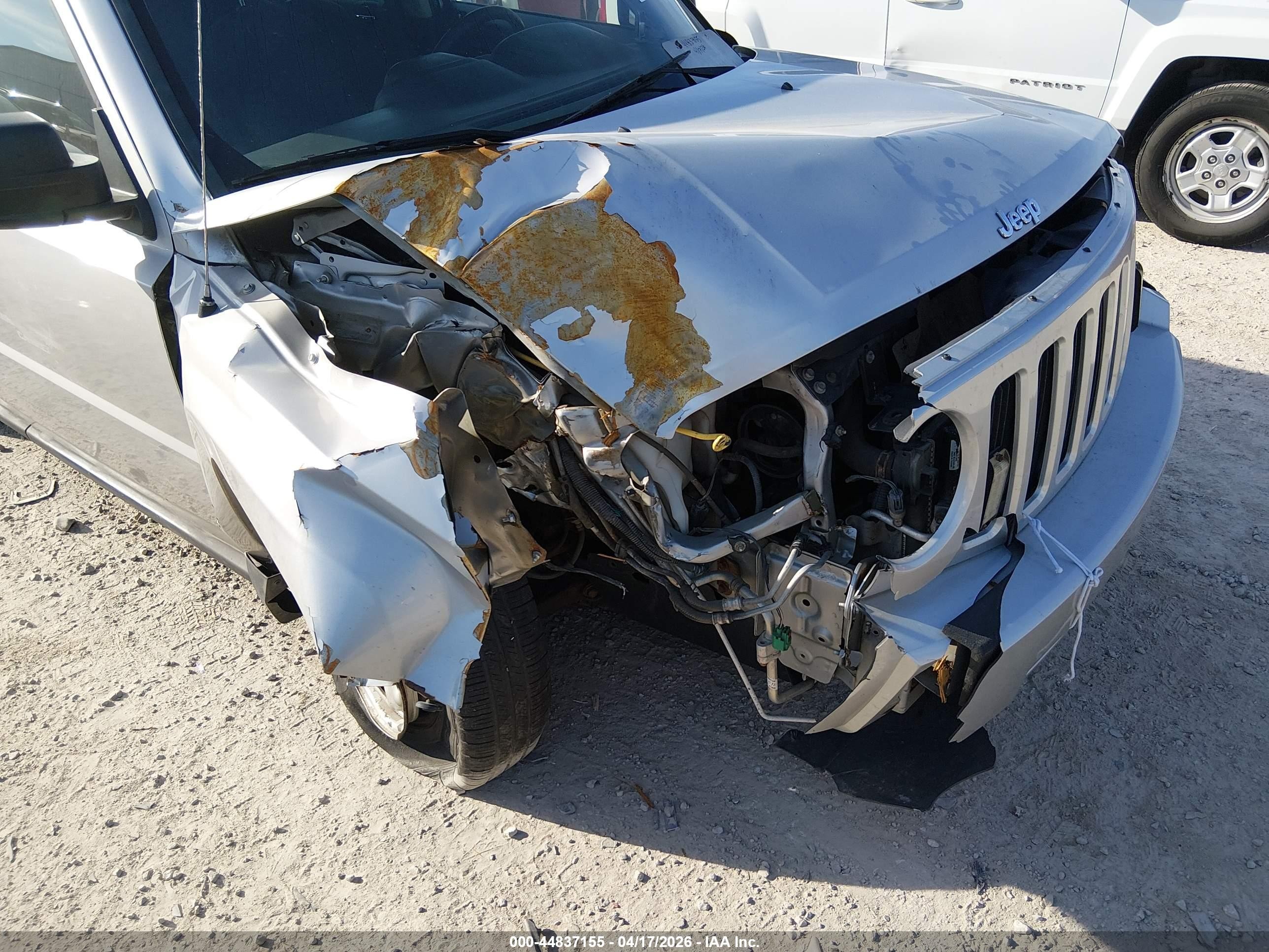 2010 Jeep Patriot Sport Silver vin: 1J4NF2GB1AD655425