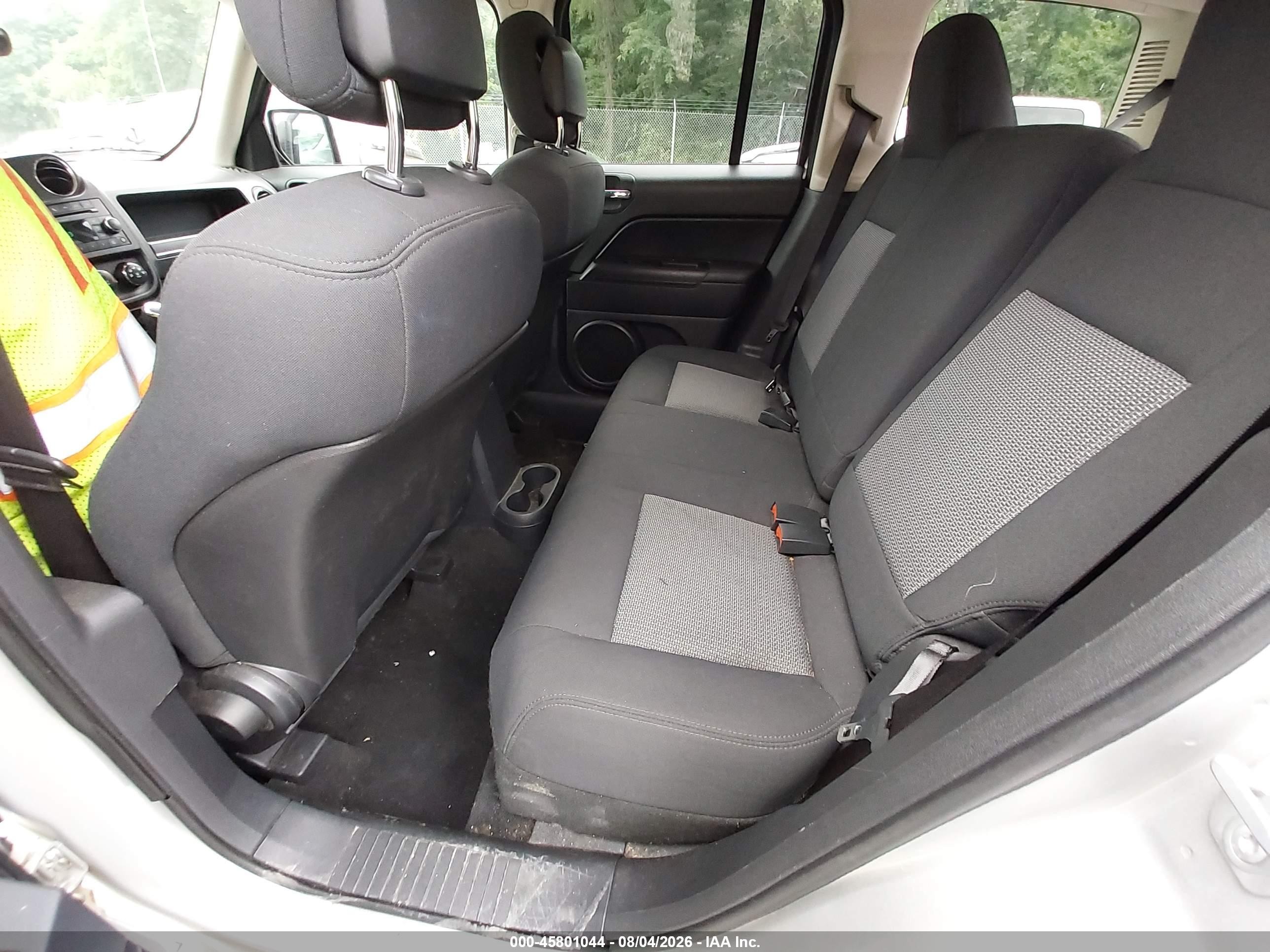 2010 Jeep Patriot Sport Серебряный vin: 1J4NF2GB4AD512596