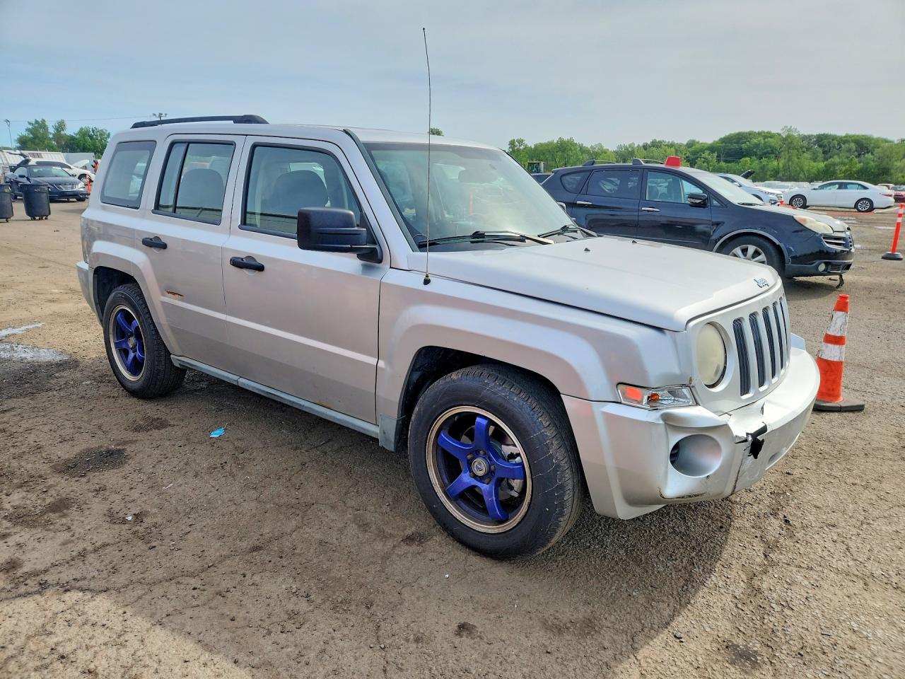 2010 Jeep Patriot Sport Silver vin: 1J4NF2GB4AD556307