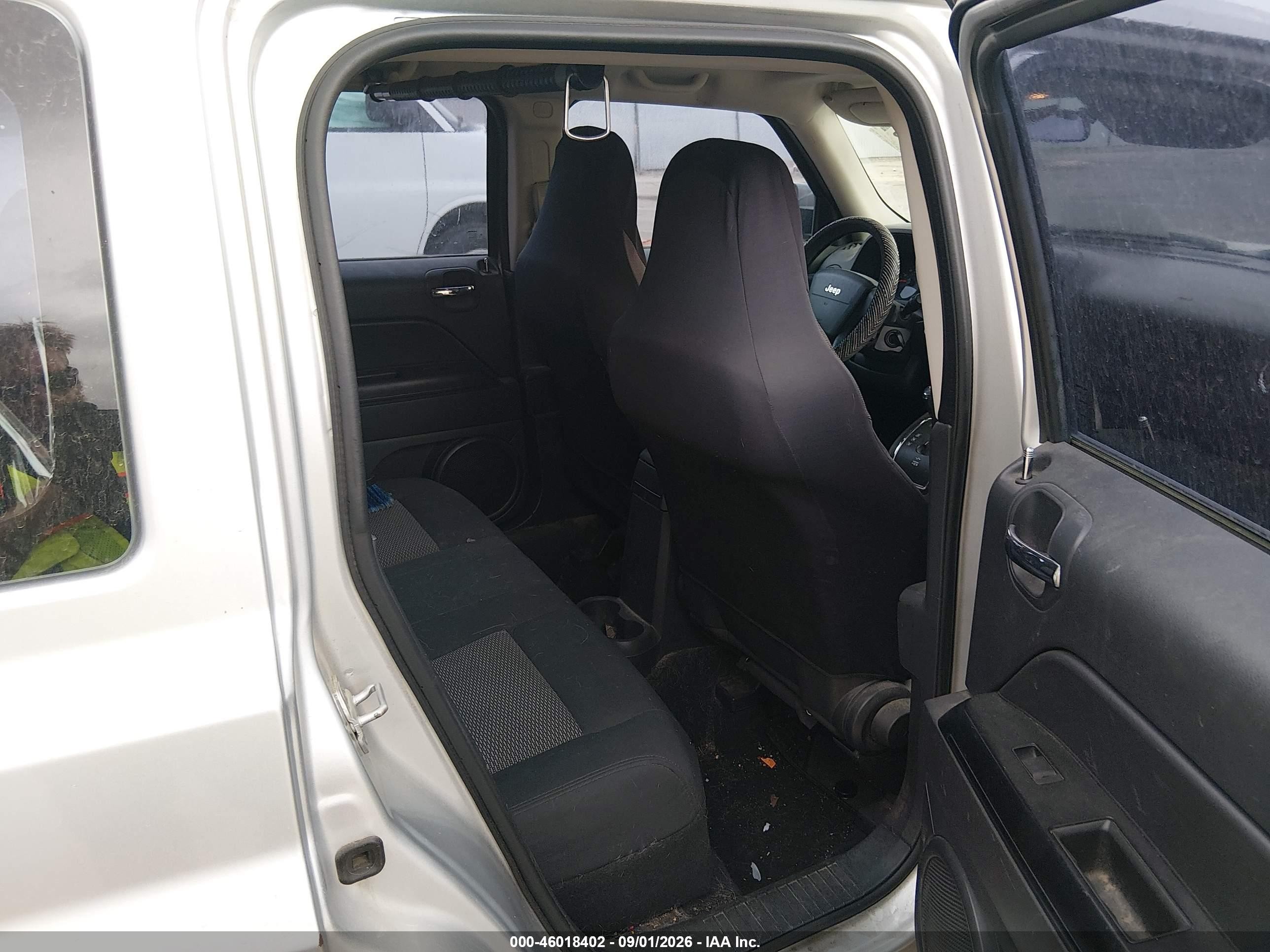 2010 Jeep Patriot Sport Silver vin: 1J4NF2GB7AD601210