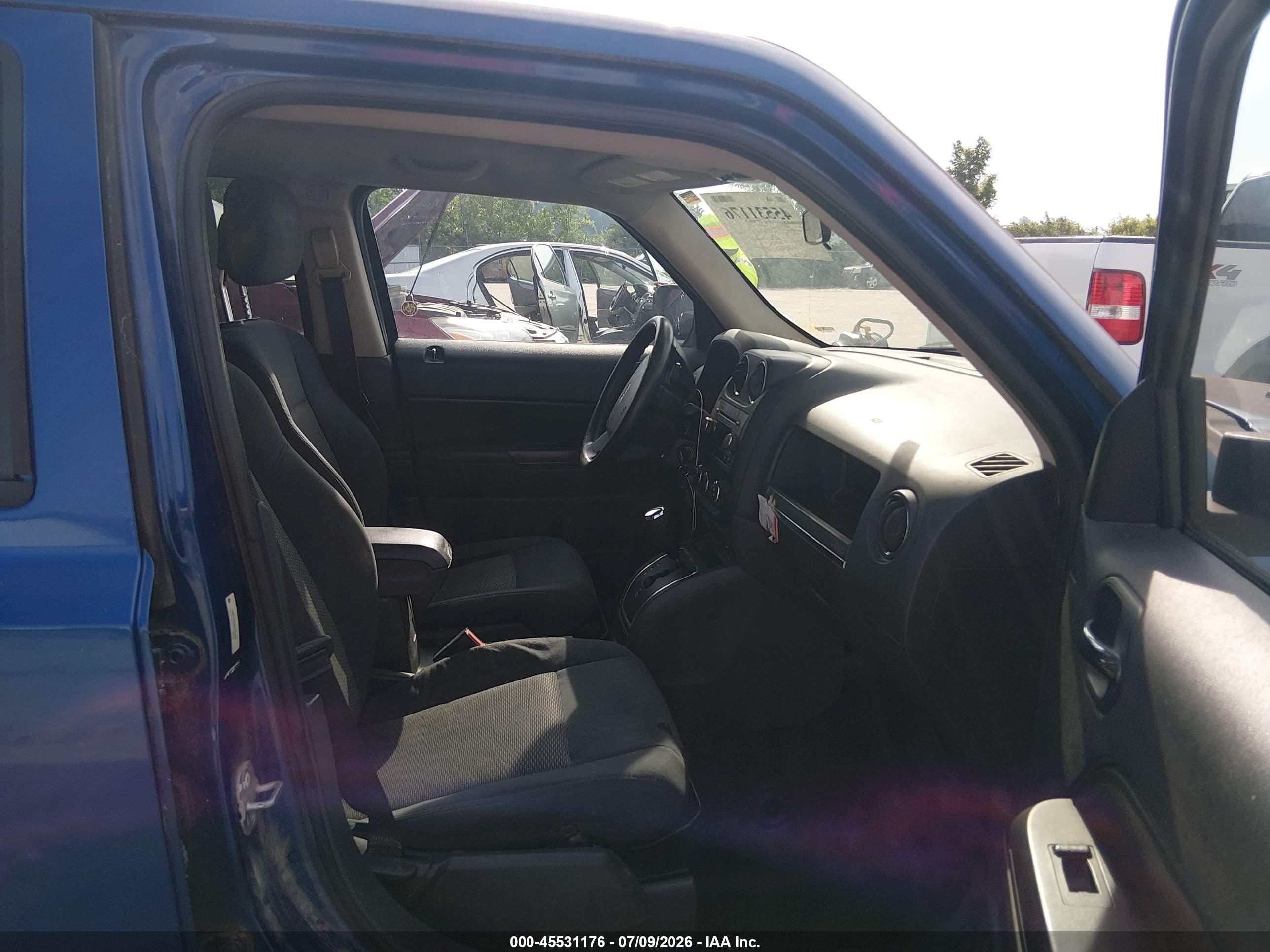 2010 Jeep Patriot Sport Синий vin: 1J4NF2GB8AD507059
