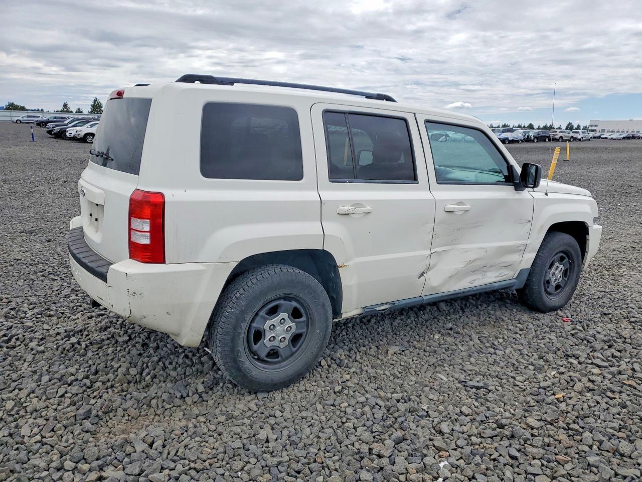 2010 Jeep Patriot Sport White vin: 1J4NF2GBXAD518340