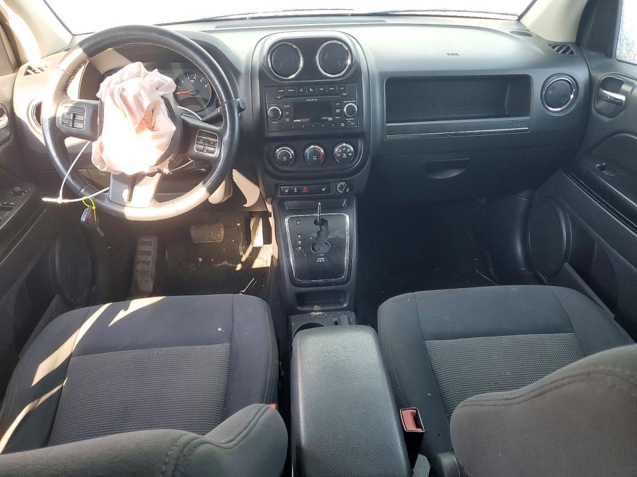 2011 Jeep Compass White vin: 1J4NF4FB0BD136543