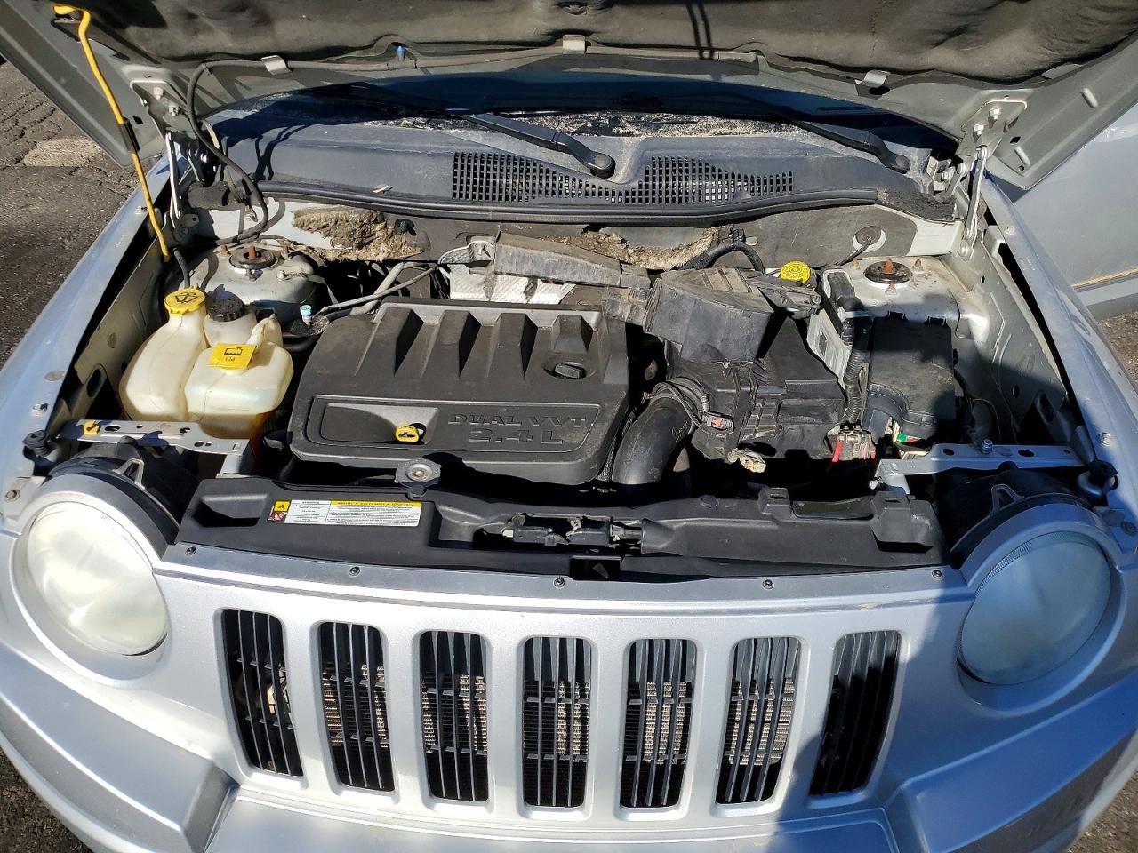 2010 Jeep Compass Sport Silver vin: 1J4NF4FB1AD649475