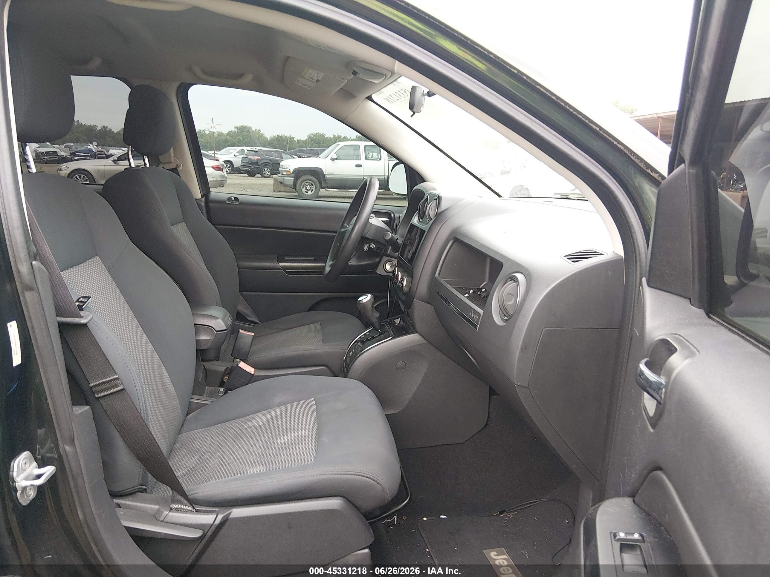 2010 Jeep Compass Sport Зеленый vin: 1J4NF4FB6AD611689