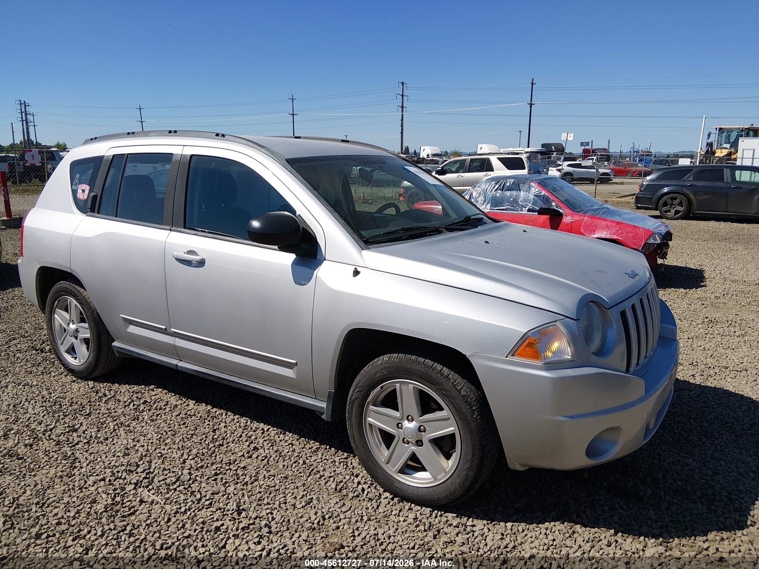 2010 Jeep Compass Sport Серебряный vin: 1J4NF4FB7AD649321