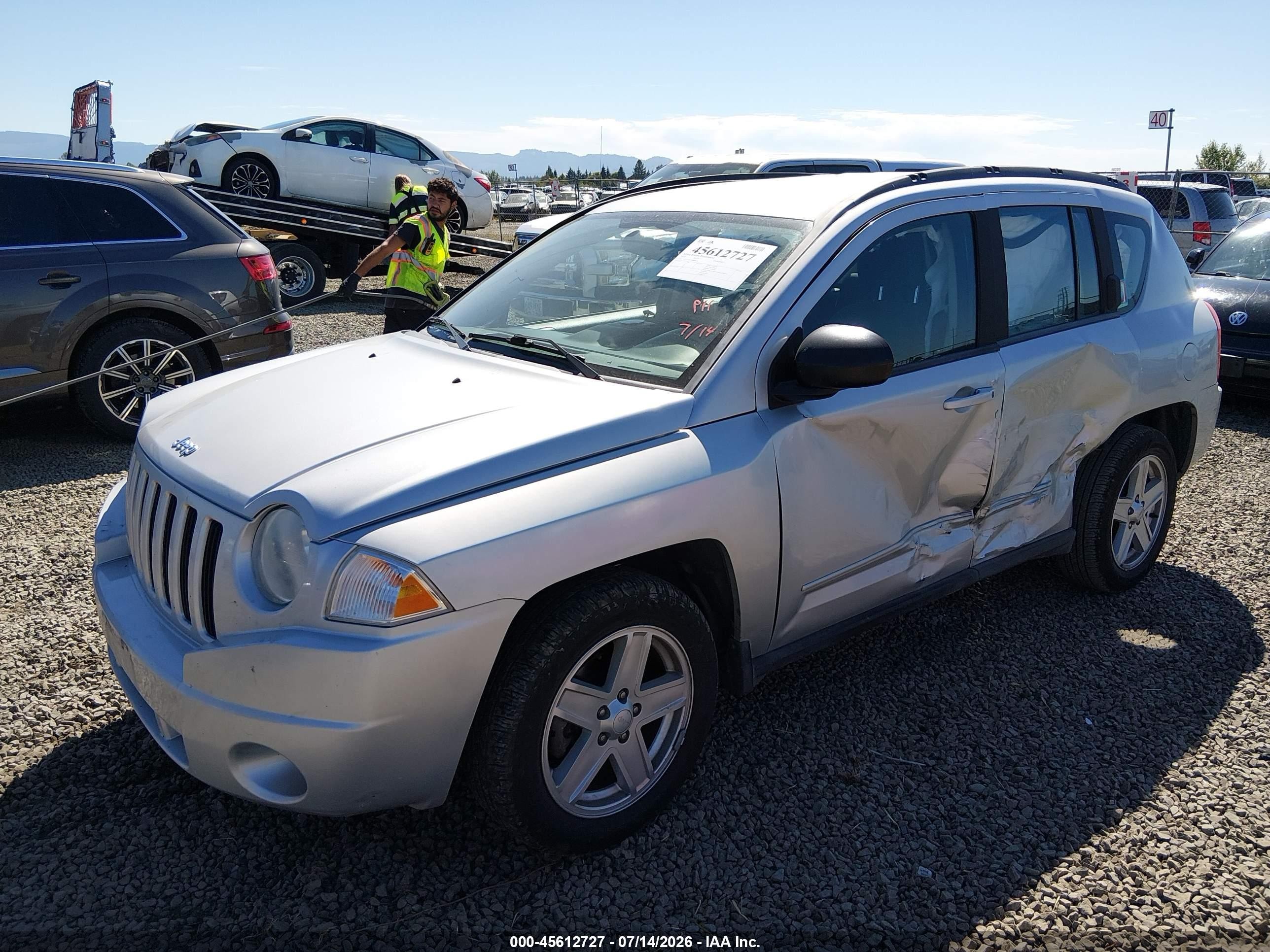 2010 Jeep Compass Sport Серебряный vin: 1J4NF4FB7AD649321