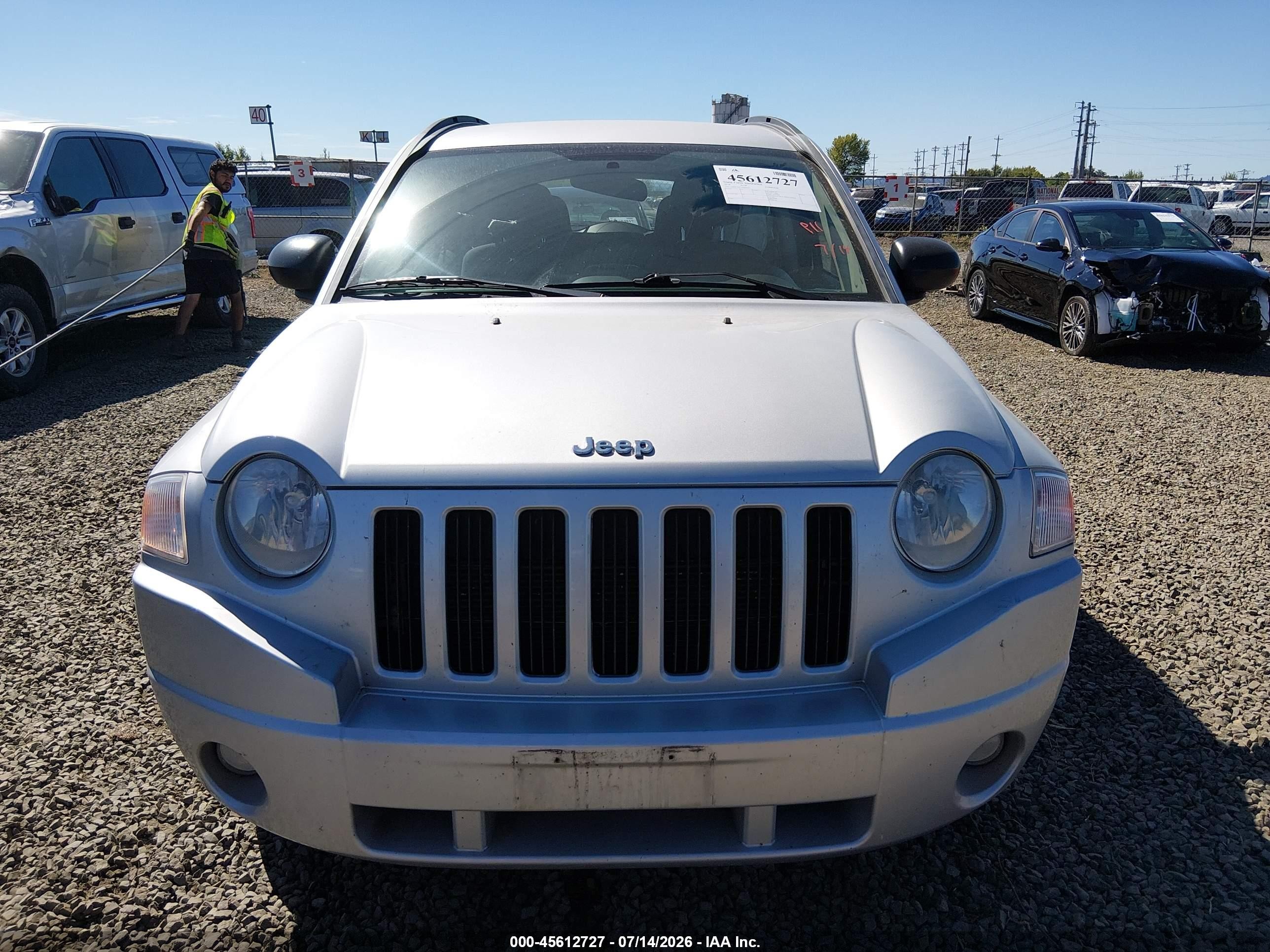 2010 Jeep Compass Sport Серебряный vin: 1J4NF4FB7AD649321
