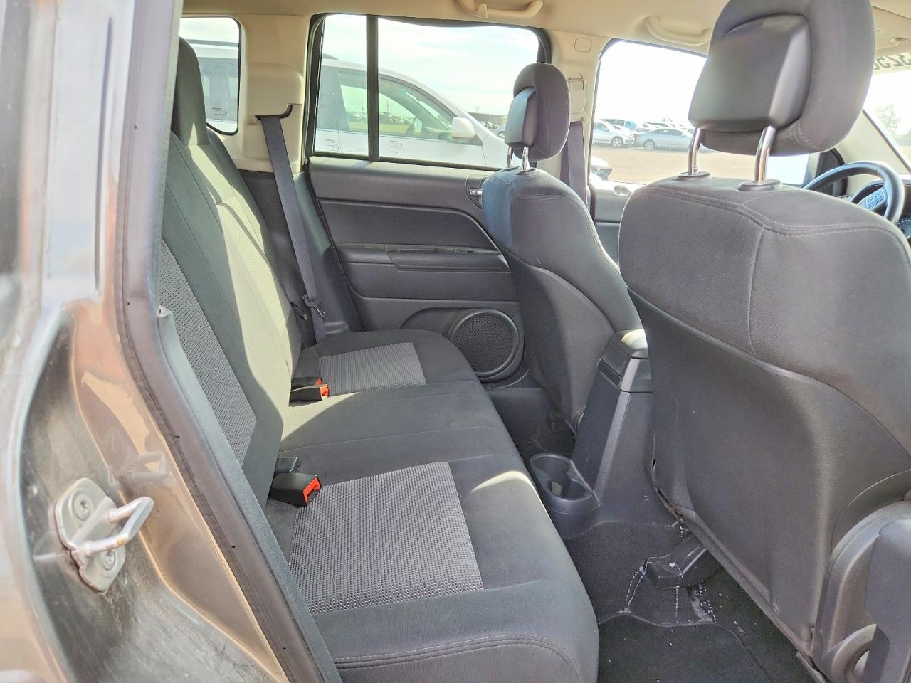 2011 Jeep Compass Gray vin: 1J4NF4FB7BD275133