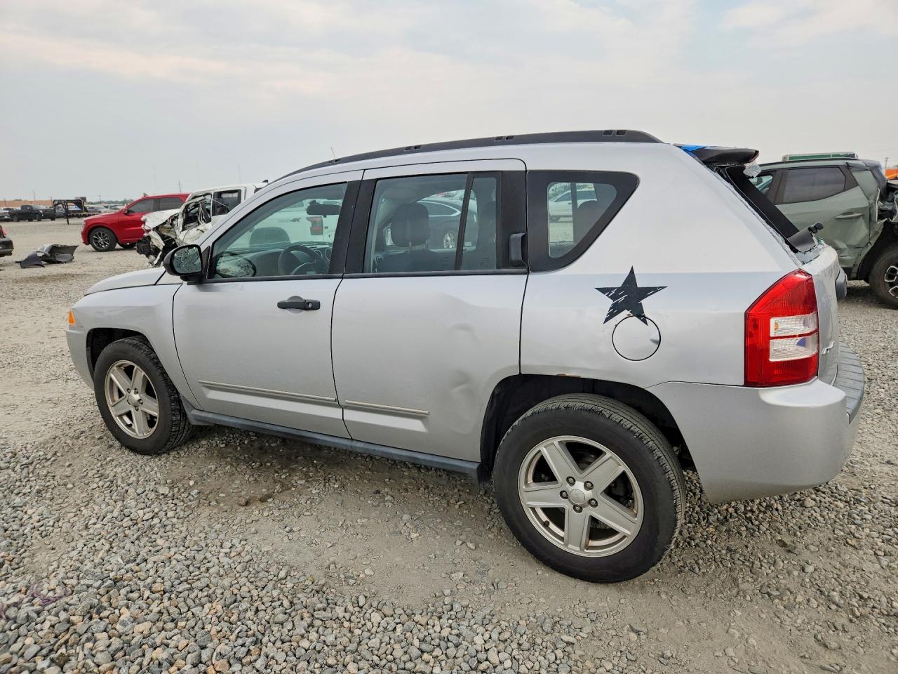 2010 Jeep Compass Sport Silver vin: 1J4NF4FB9AD512655