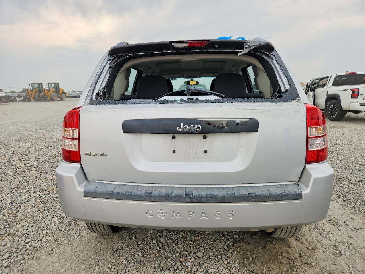 2010 Jeep Compass Sport Silver vin: 1J4NF4FB9AD512655