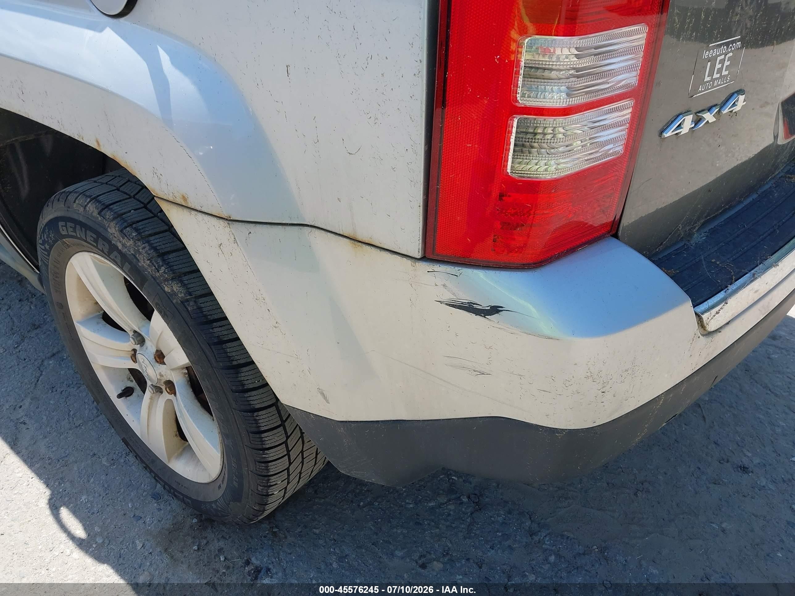 2011 Jeep Patriot Latitude X Silver vin: 1J4NF4GB4BD166935