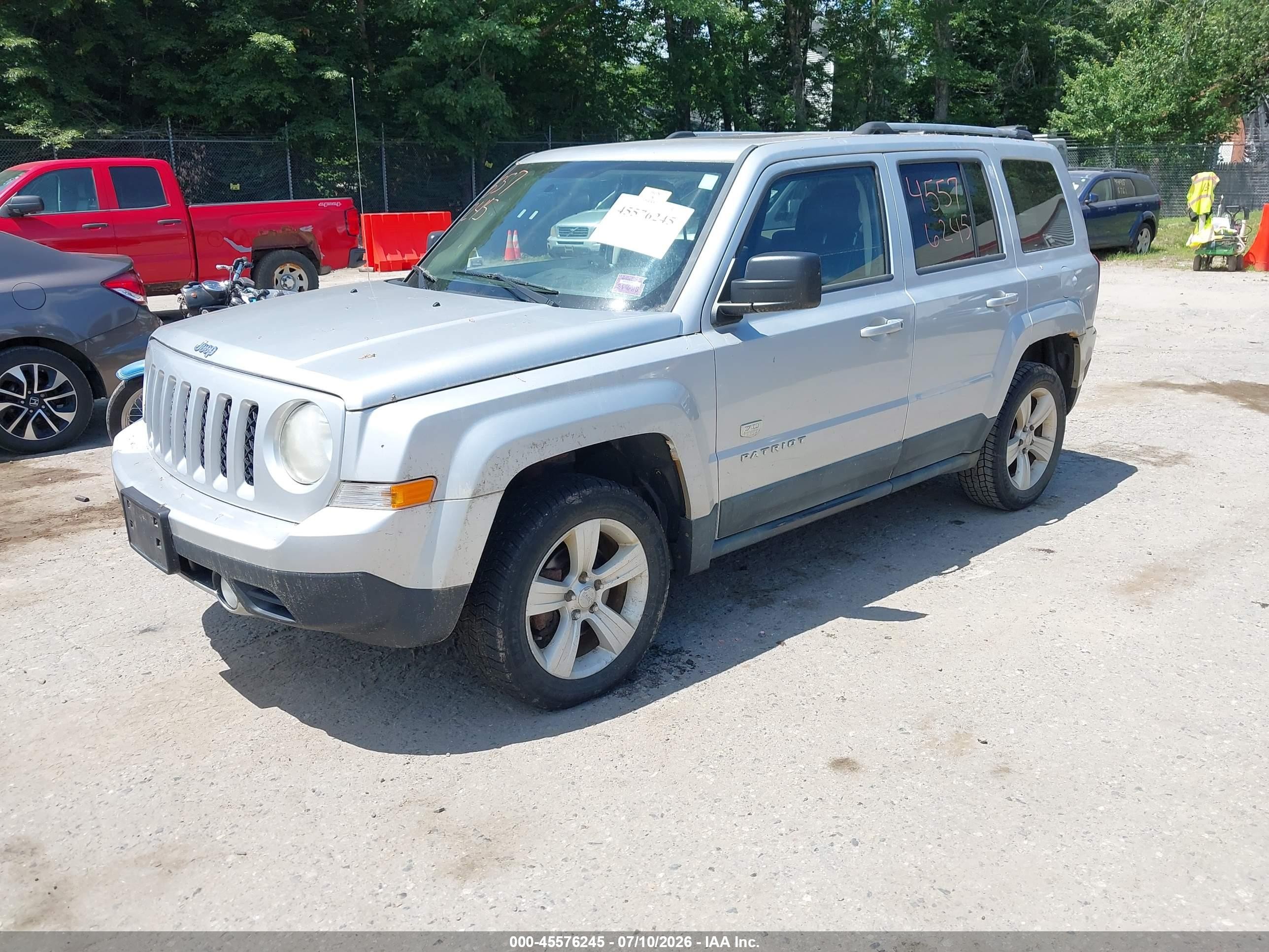 2011 Jeep Patriot Latitude X Silver vin: 1J4NF4GB4BD166935
