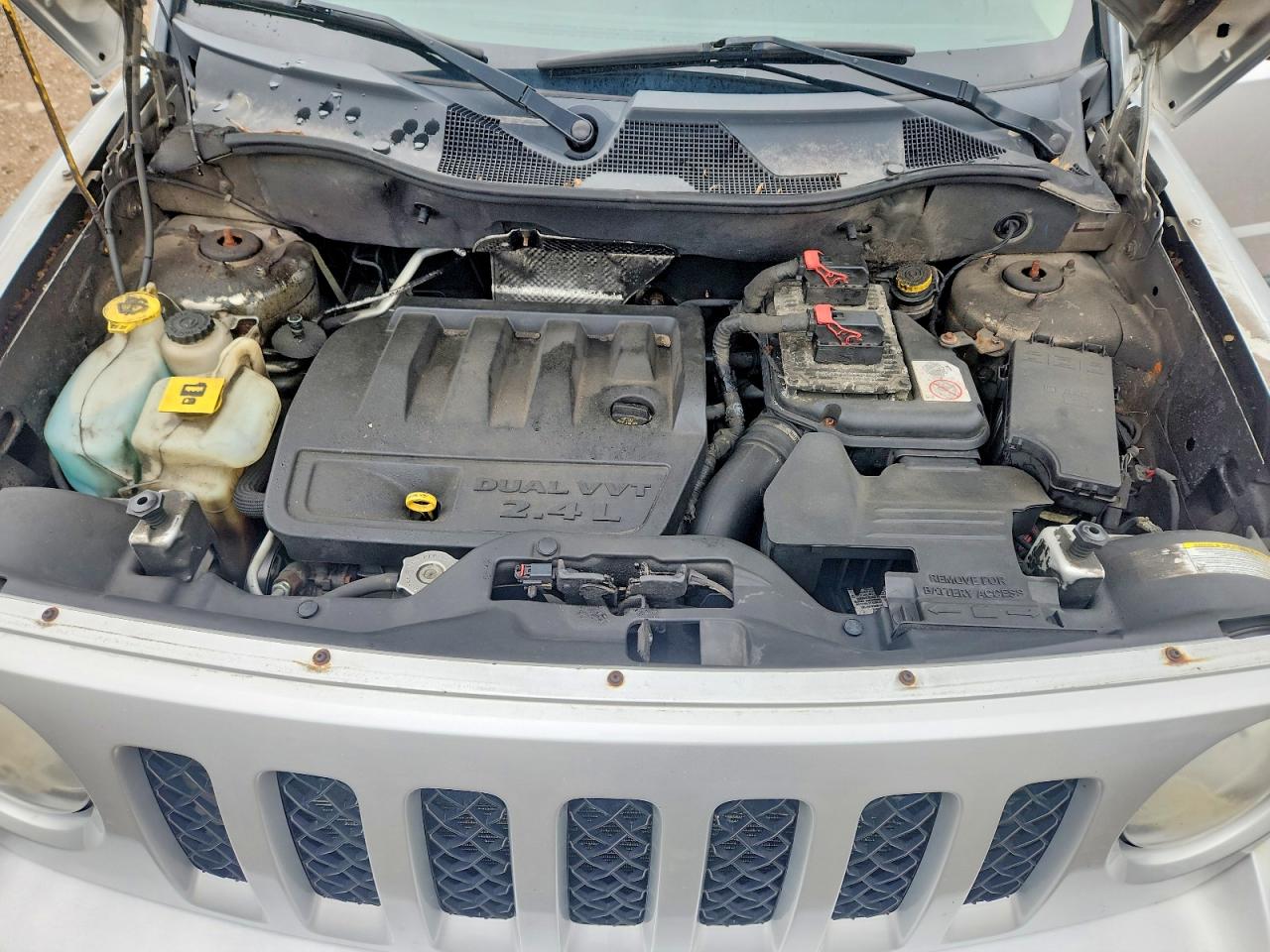 2011 Jeep Patroit Silver vin: 1J4NF4GB6BD277423