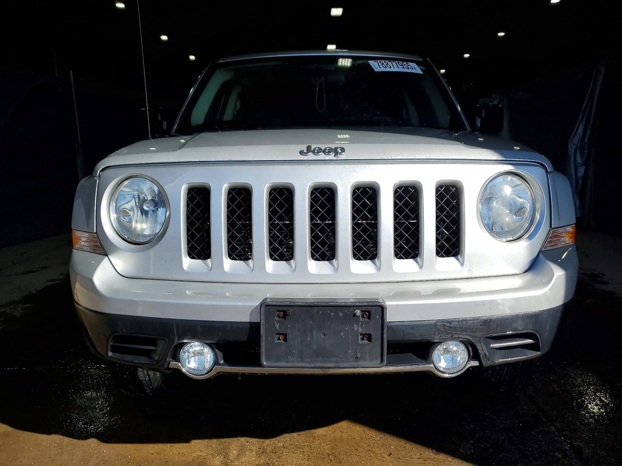 2011 Jeep Patriot Latitude Silver vin: 1J4NF4GB9BD202621