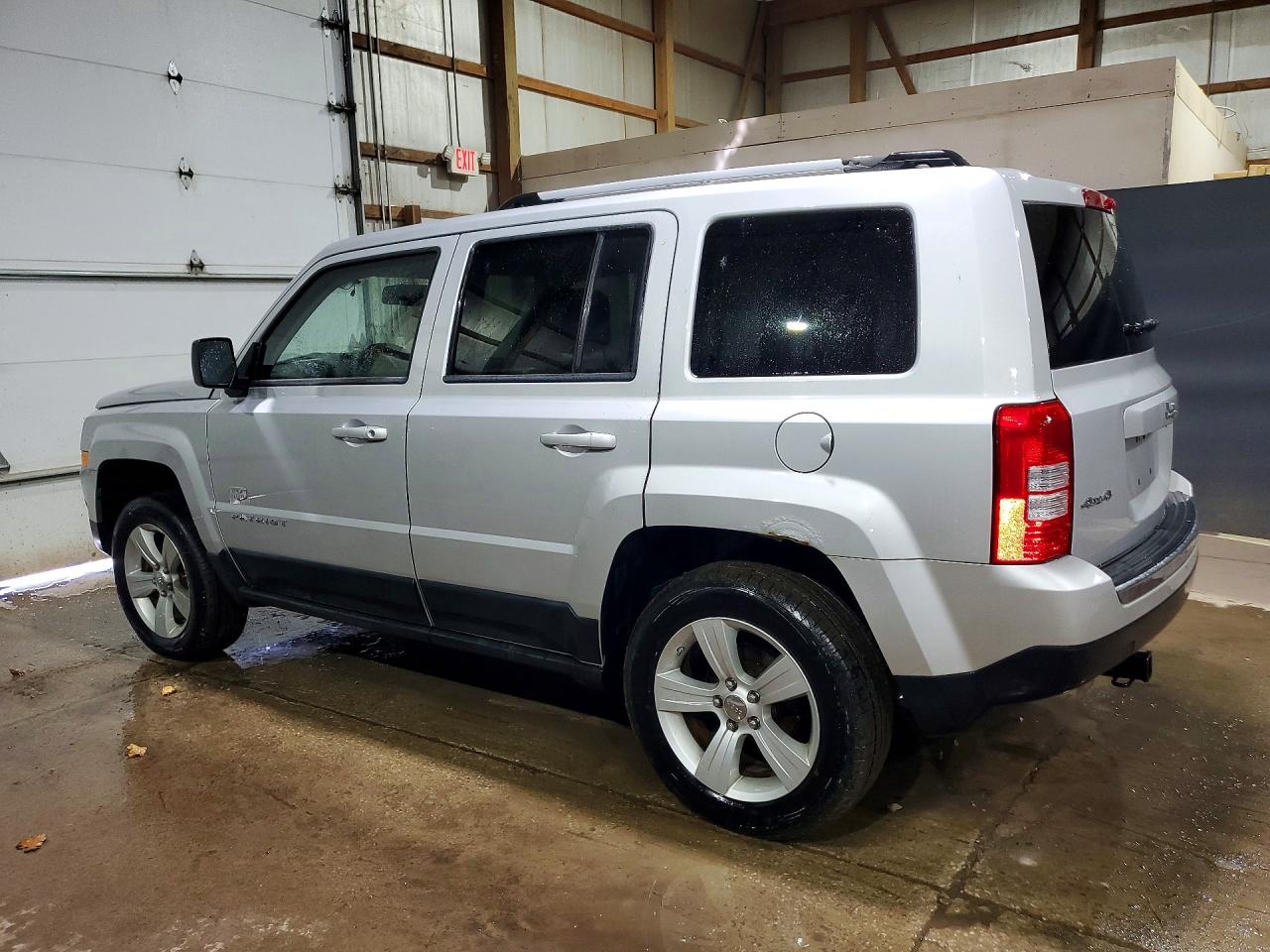 2011 Jeep Patriot Latitude Silver vin: 1J4NF4GB9BD202621
