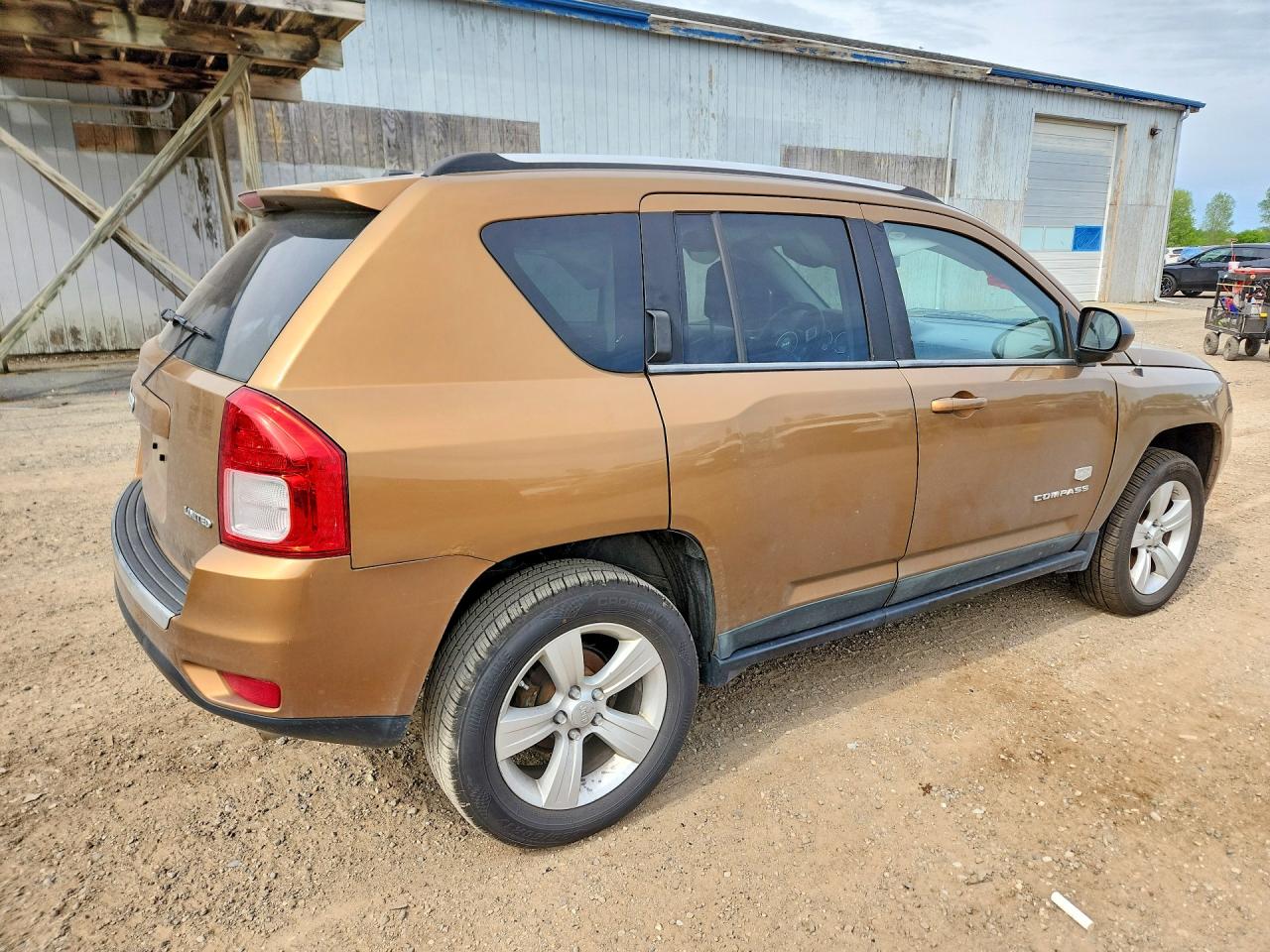 2011 Jeep Compass Limited Tan vin: 1J4NF5FB8BD165195