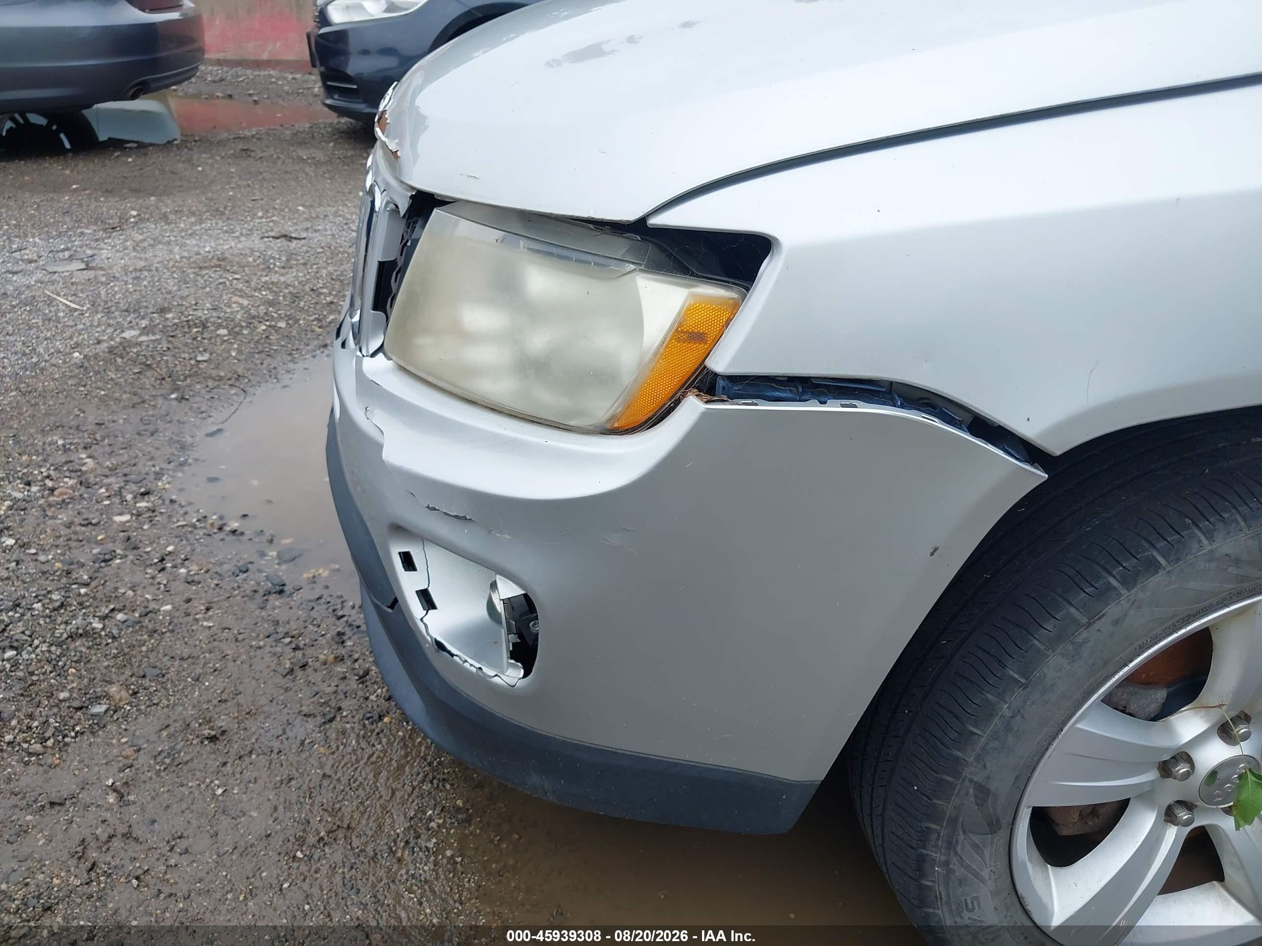 2011 Jeep Compass   Серебряный vin: 1J4NT1FA1BD246547