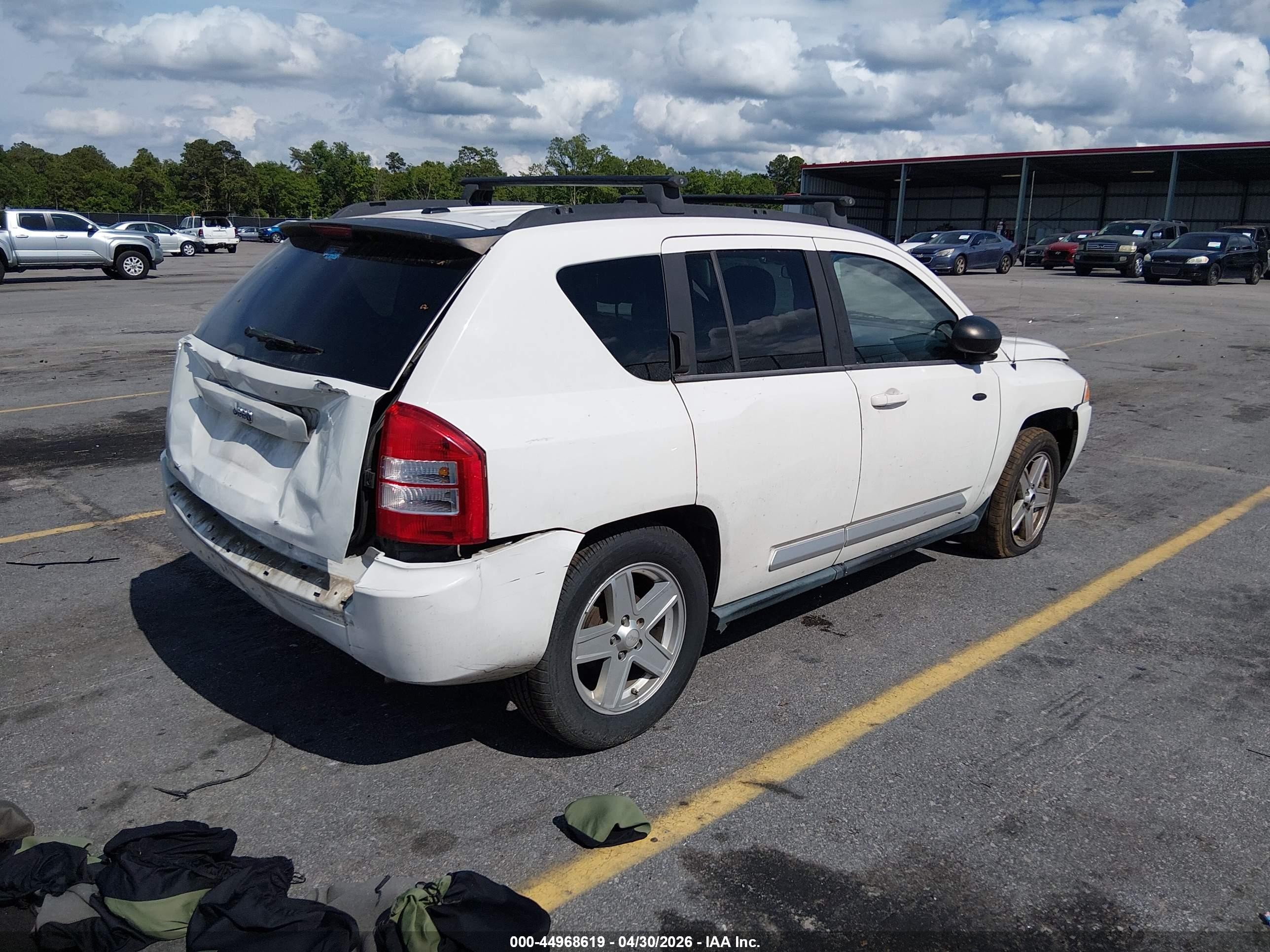 2010 Jeep Compass Sport White vin: 1J4NT1FA2AD621716