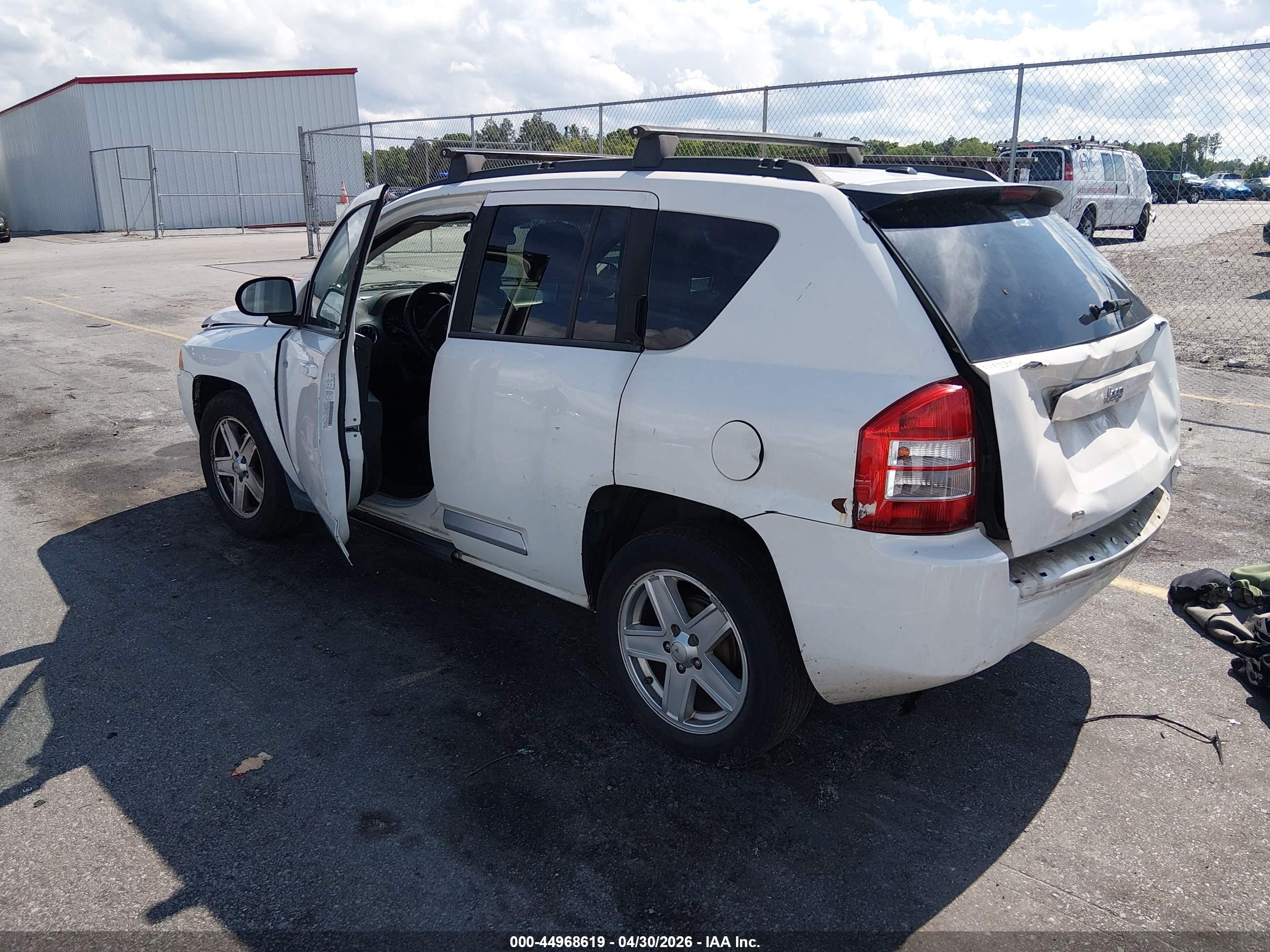2010 Jeep Compass Sport White vin: 1J4NT1FA2AD621716