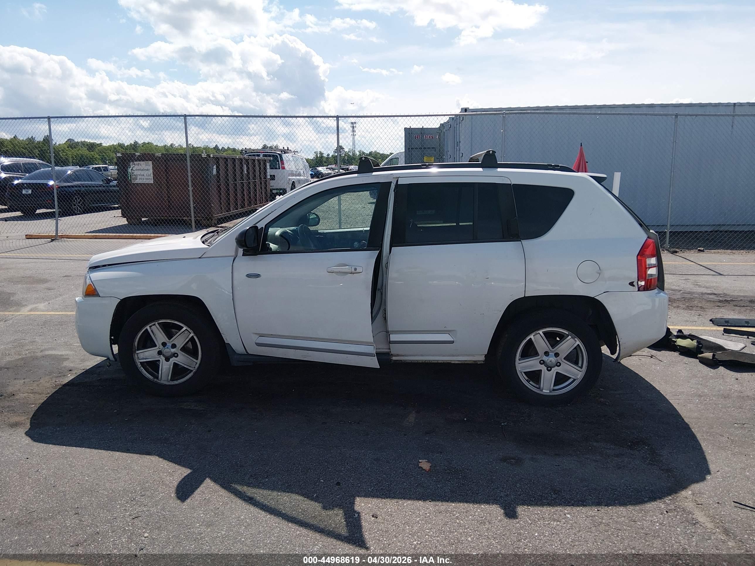 2010 Jeep Compass Sport White vin: 1J4NT1FA2AD621716