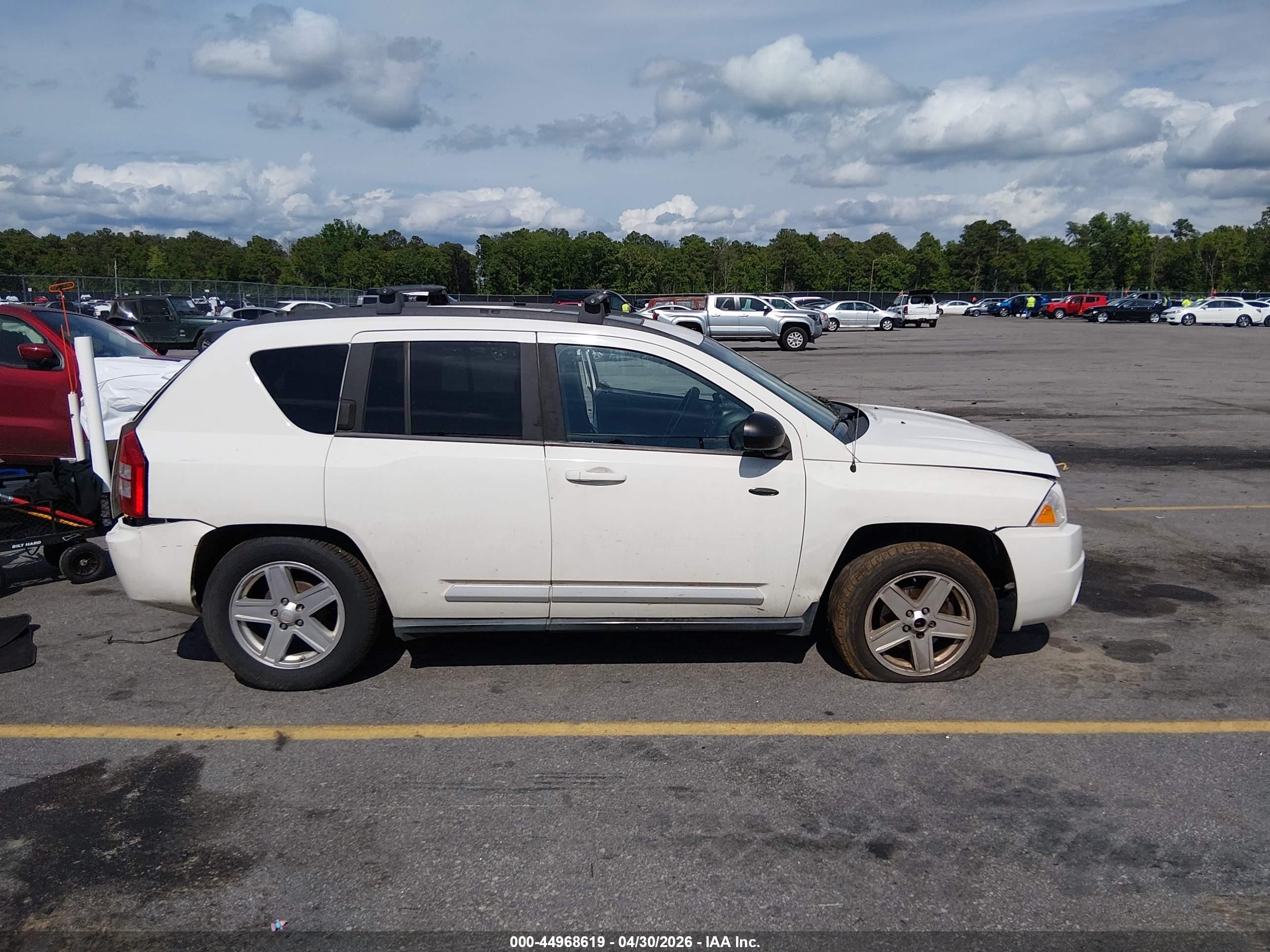 2010 Jeep Compass Sport White vin: 1J4NT1FA2AD621716
