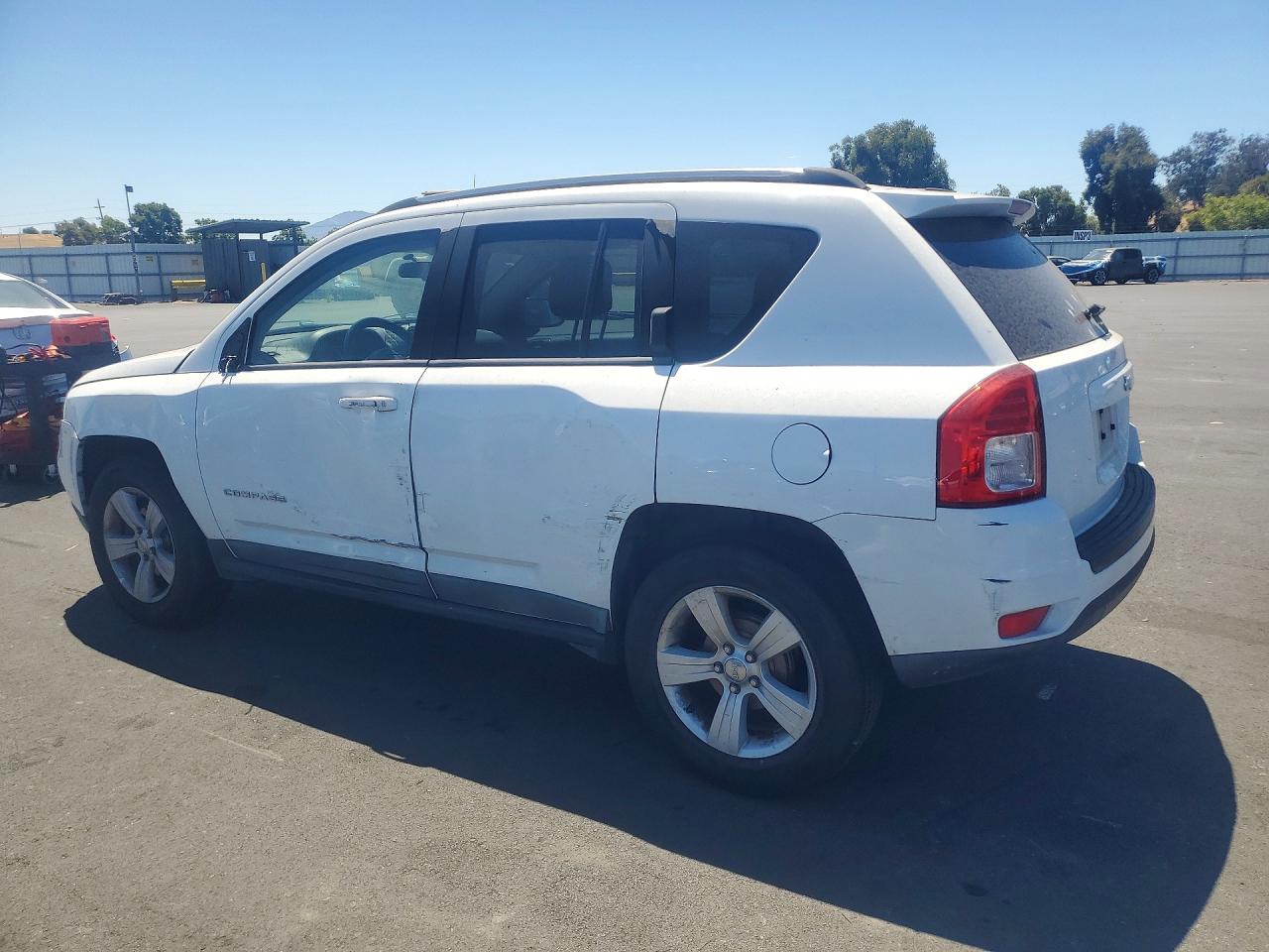 2011 Jeep Compass Sport White vin: 1J4NT1FA2BD195592