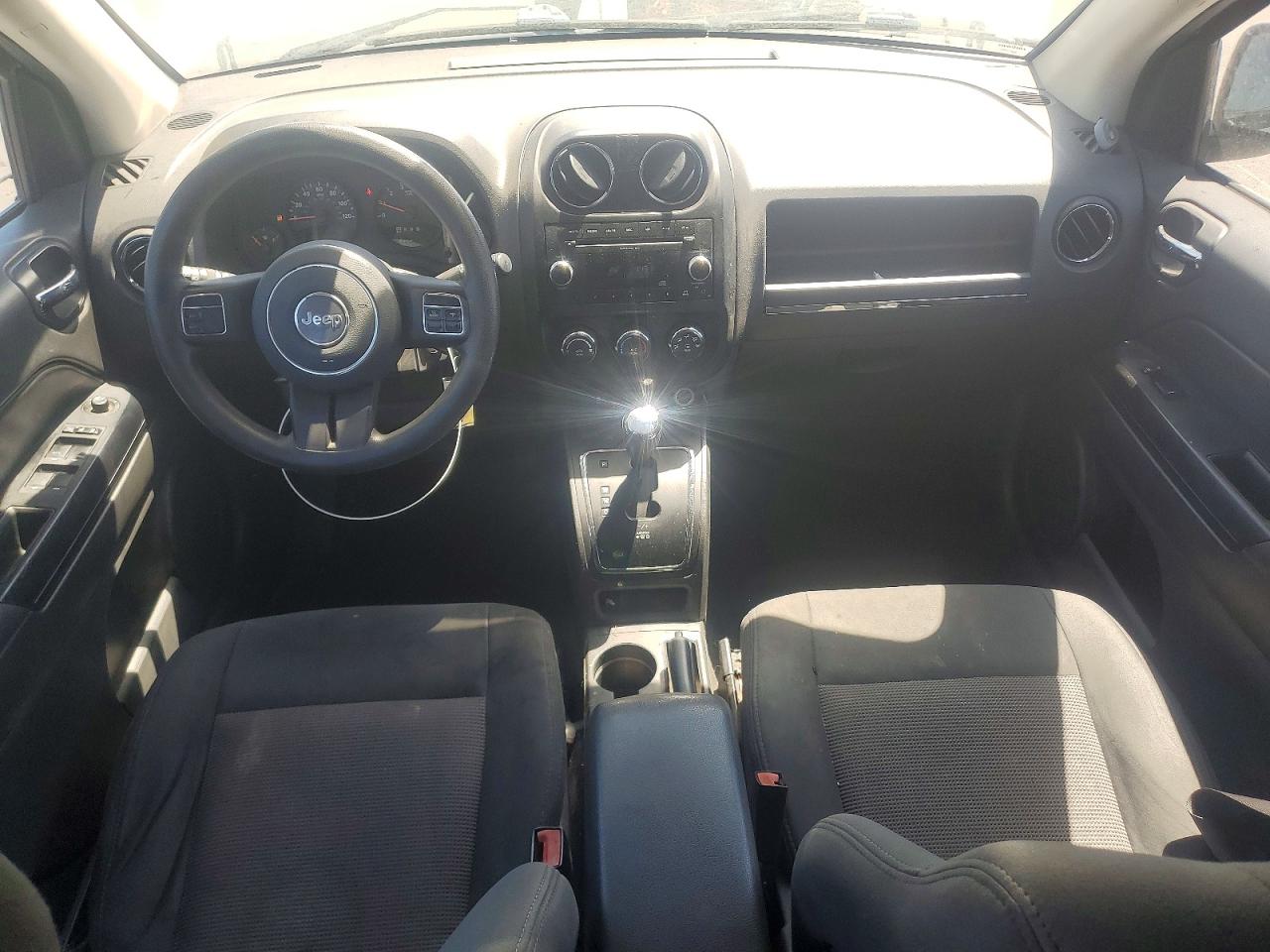 2011 Jeep Compass Sport White vin: 1J4NT1FA2BD195592