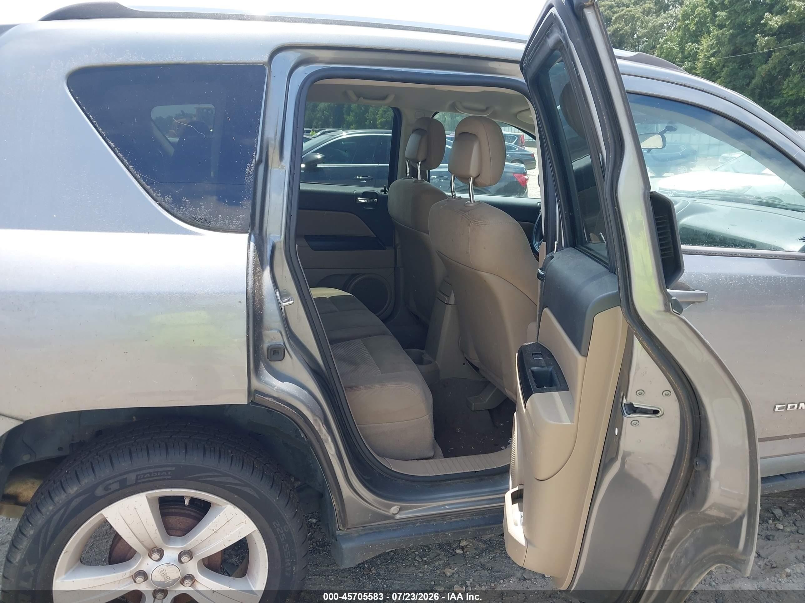 2011 Jeep Compass   Gray vin: 1J4NT1FA2BD252891