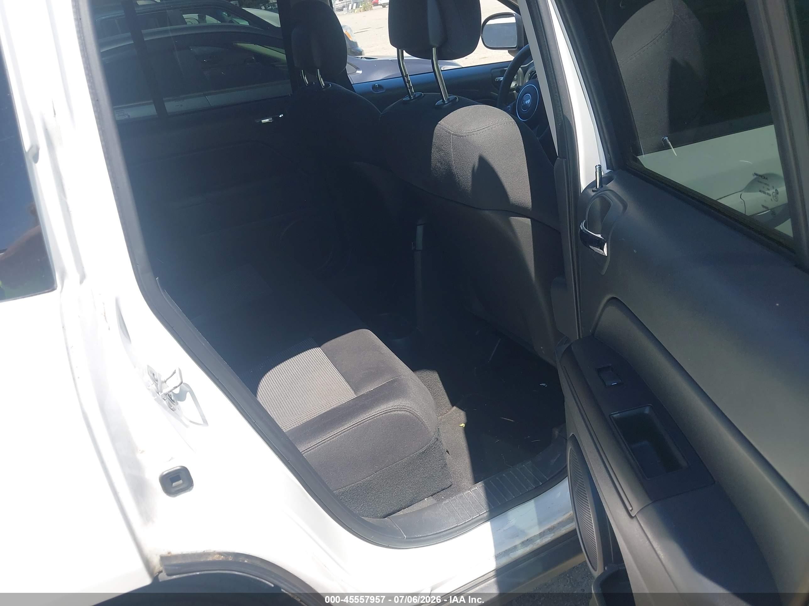 2011 Jeep Compass   White vin: 1J4NT1FA4BD243187