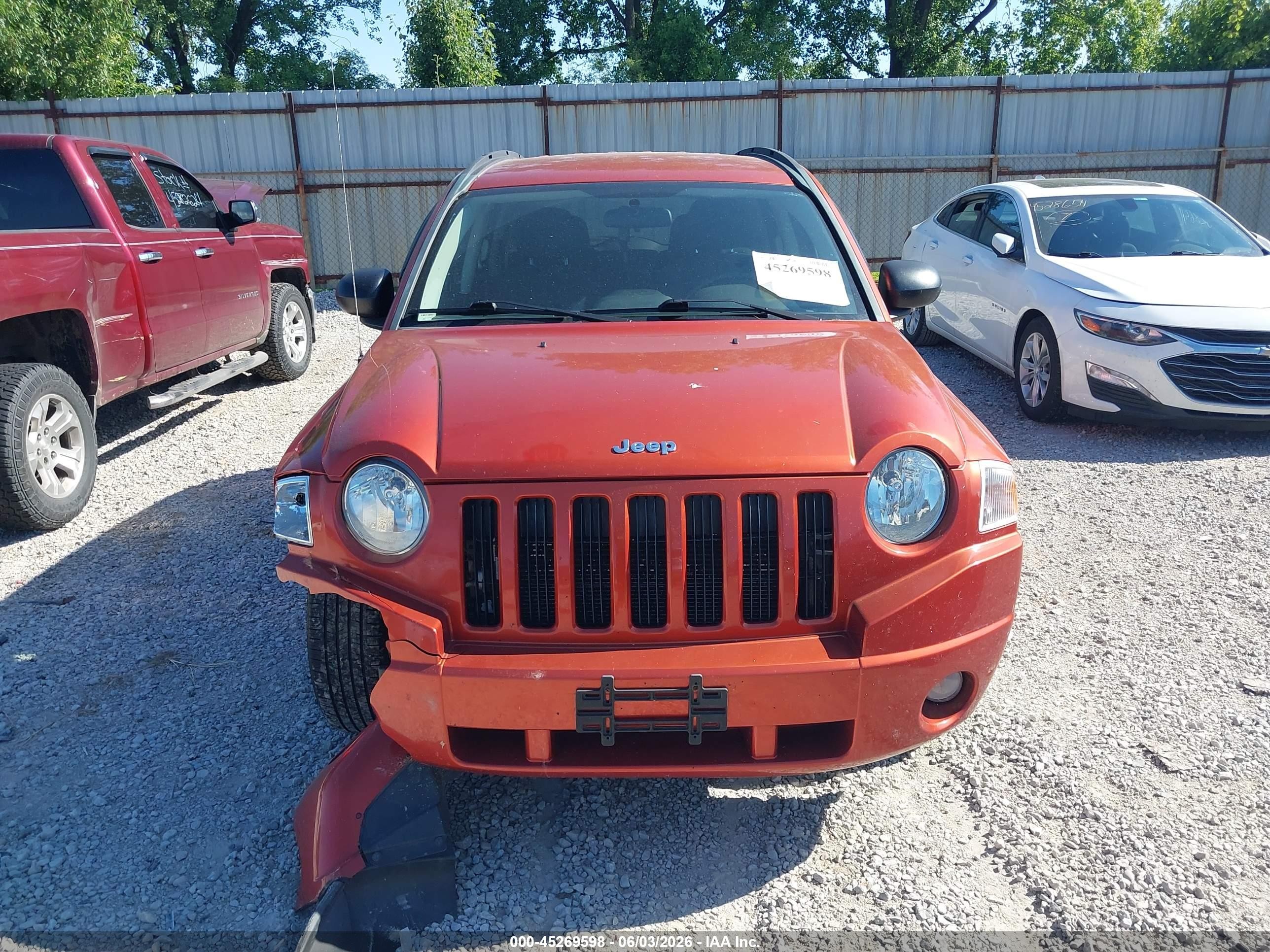 2010 Jeep Compass Latitude Оранжевый vin: 1J4NT1FA5AD625498