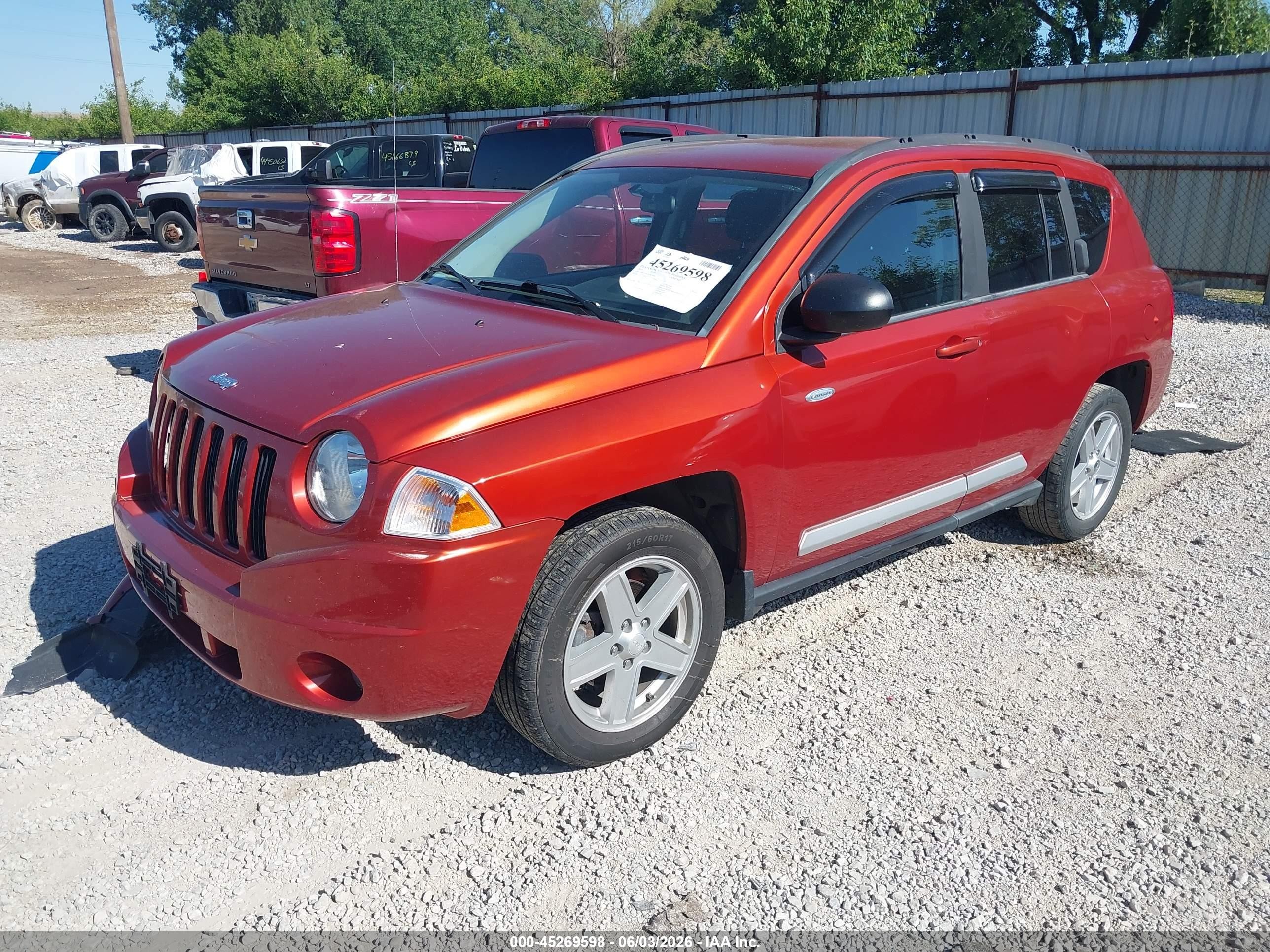 2010 Jeep Compass Latitude Оранжевый vin: 1J4NT1FA5AD625498