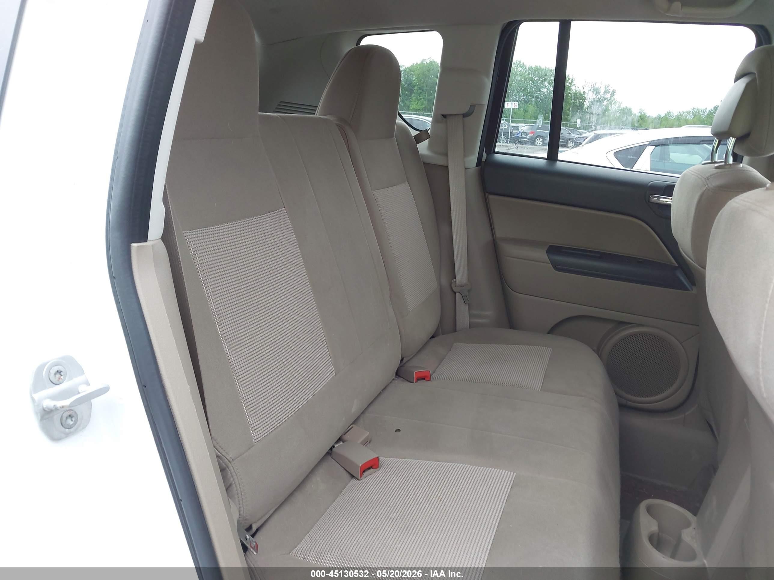 2011 Jeep Compass White vin: 1J4NT1FA6BD267345