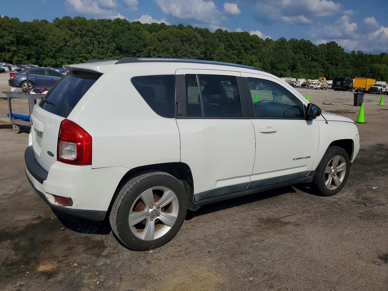 2011 Jeep Compass Sport White vin: 1J4NT1FA7BD290620