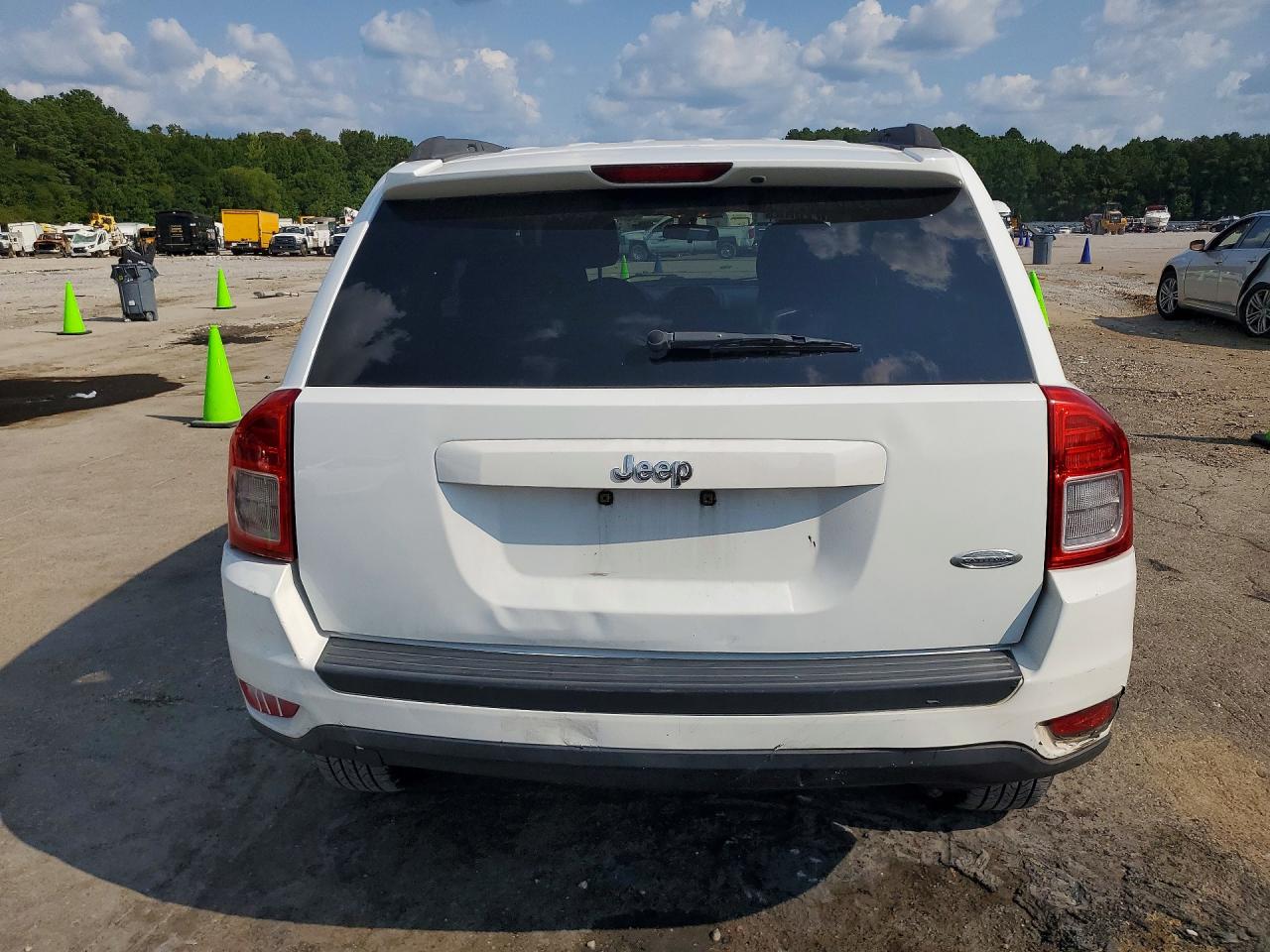 2011 Jeep Compass Sport White vin: 1J4NT1FA7BD290620