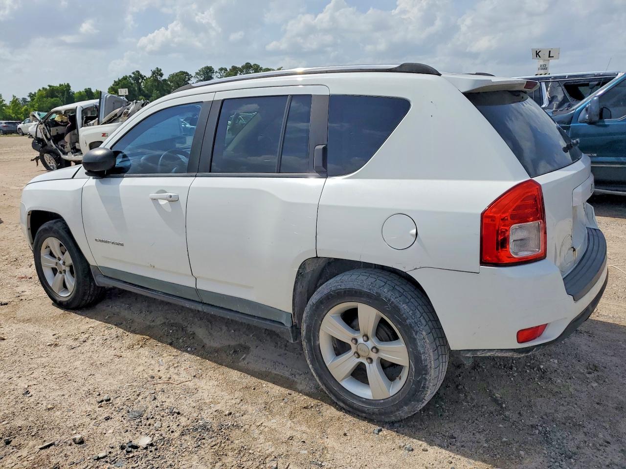 2011 Jeep Compass Sport White vin: 1J4NT1FA8BD290268