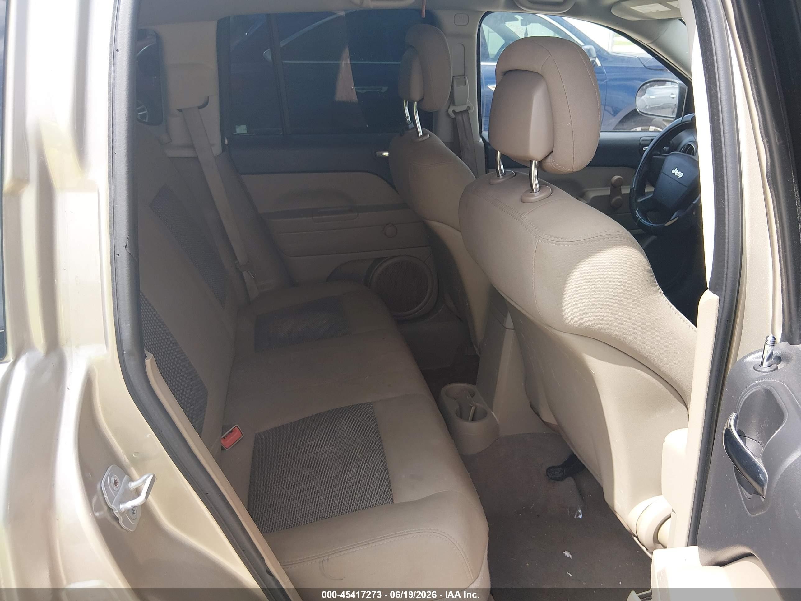 2010 Jeep Compass Sport Gold vin: 1J4NT1FA9AD629716