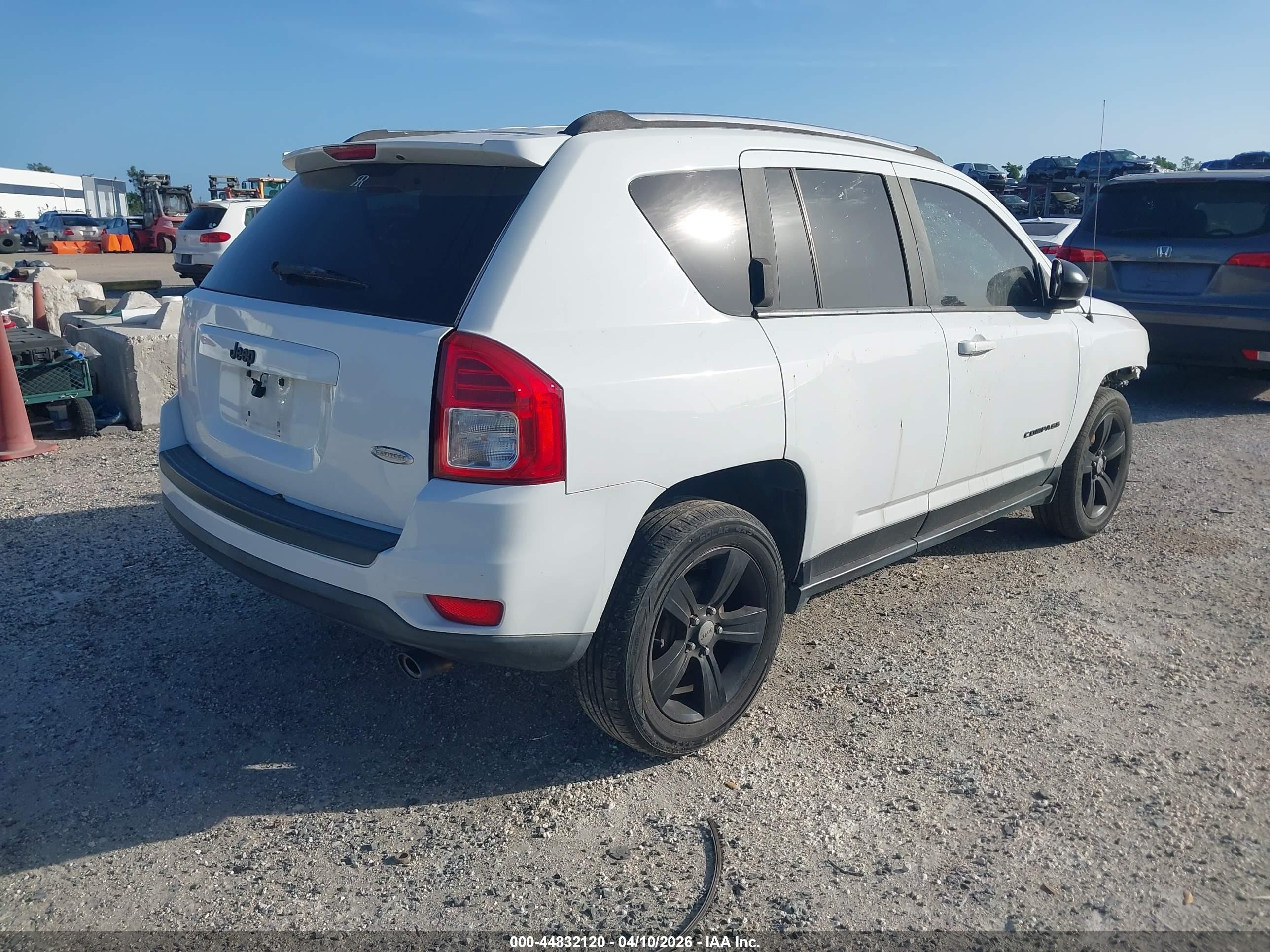 2011 Jeep Compass White vin: 1J4NT1FB0BD170618