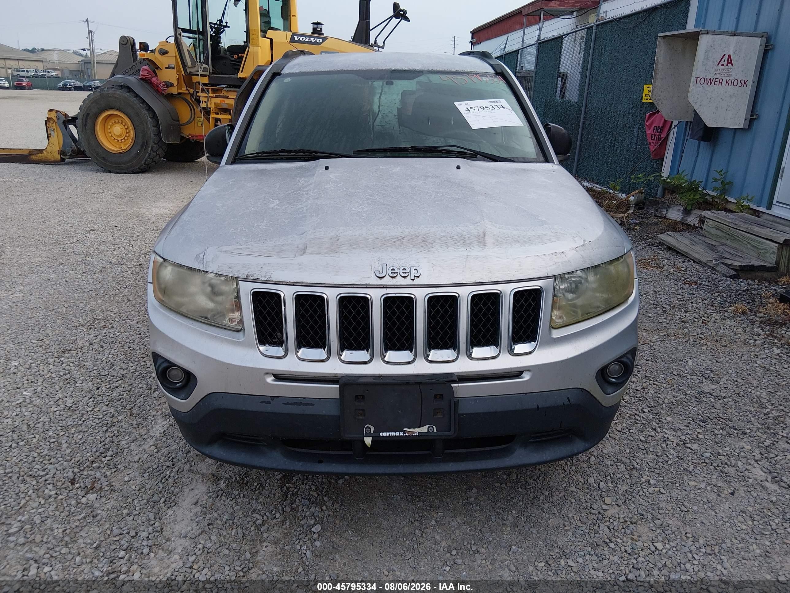 2011 Jeep Compass   Silver vin: 1J4NT1FB1BD193051