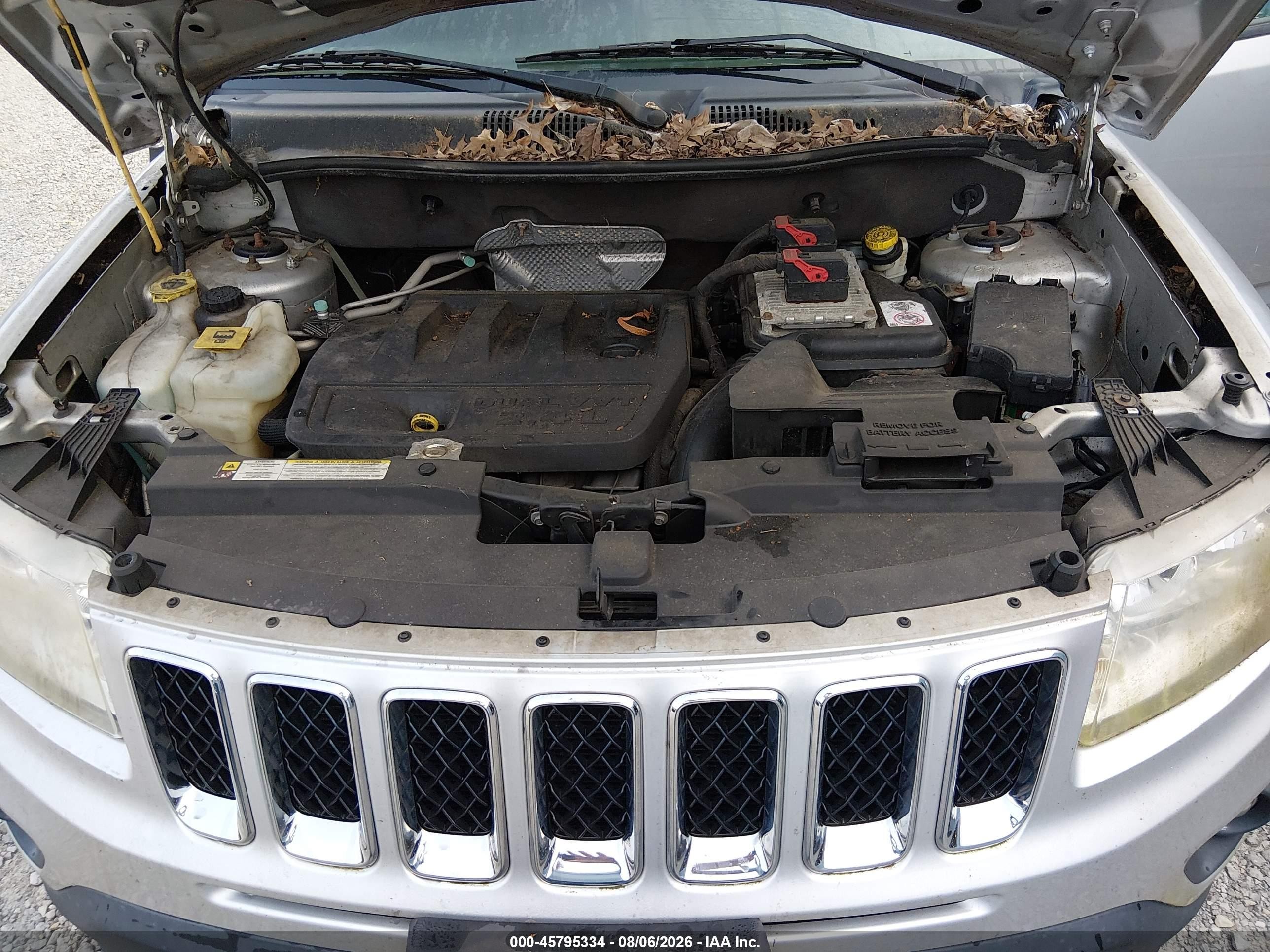 2011 Jeep Compass   Silver vin: 1J4NT1FB1BD193051