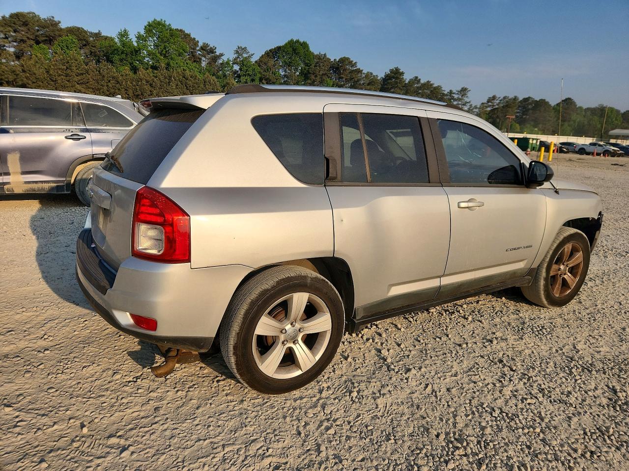 2011 Jeep Compass Sport Silver vin: 1J4NT1FB1BD215386