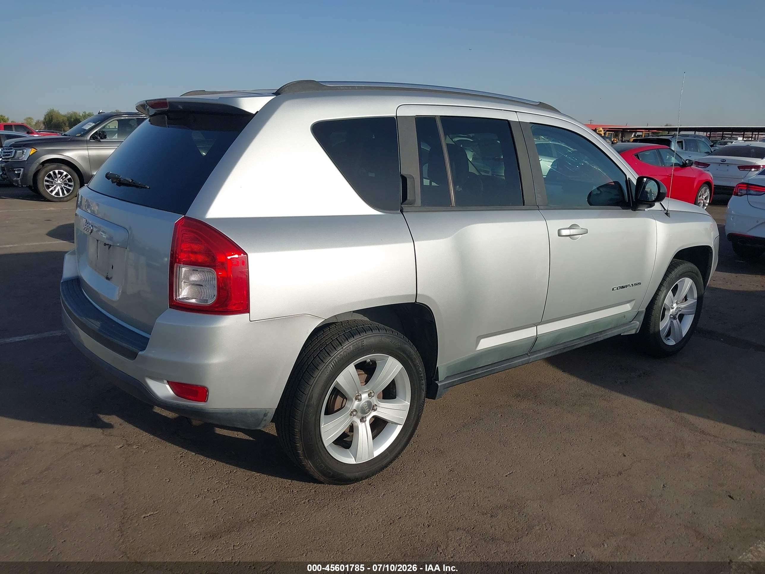 2011 Jeep Compass   Silver vin: 1J4NT1FB2BD248641