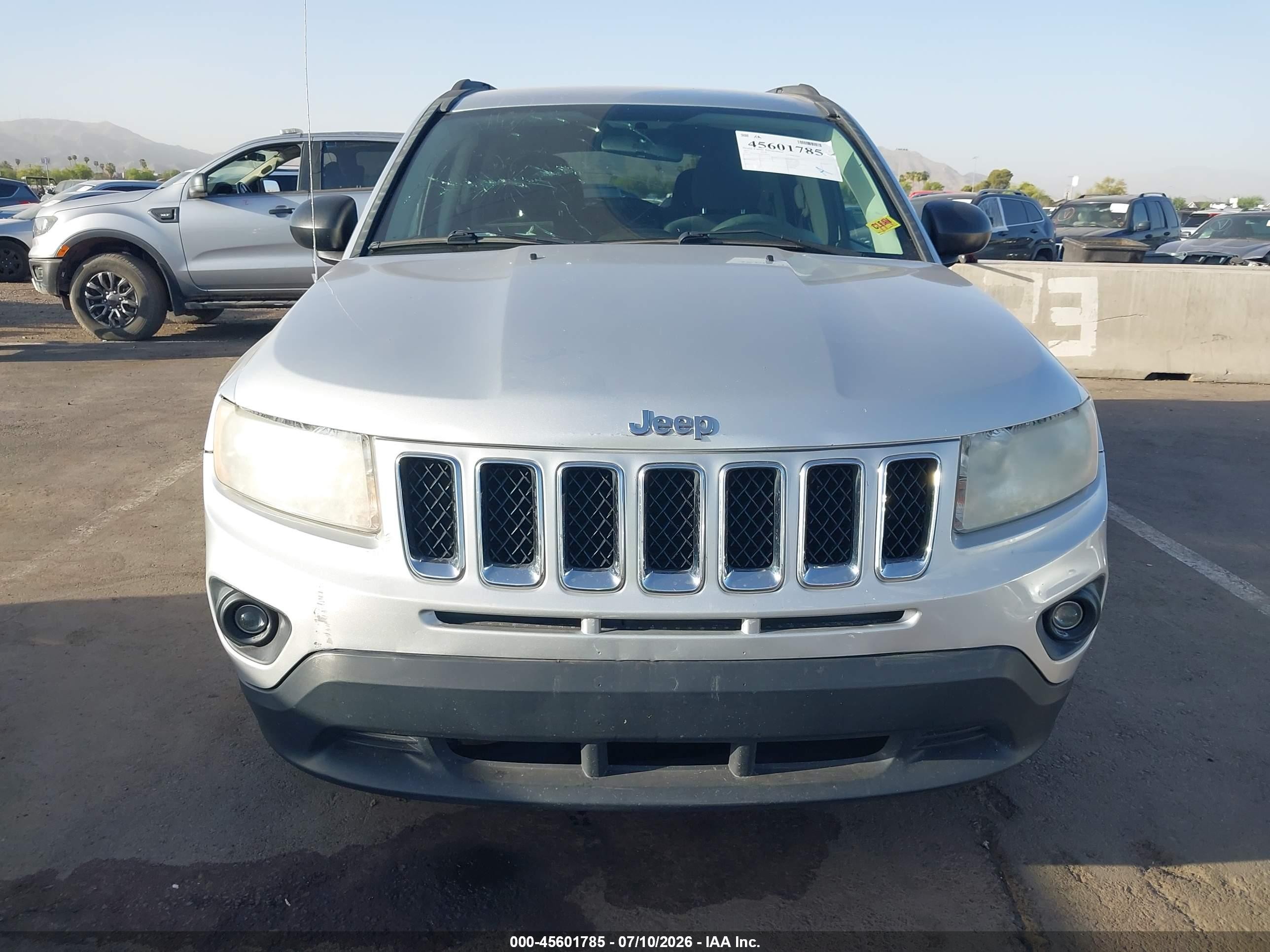 2011 Jeep Compass   Silver vin: 1J4NT1FB2BD248641