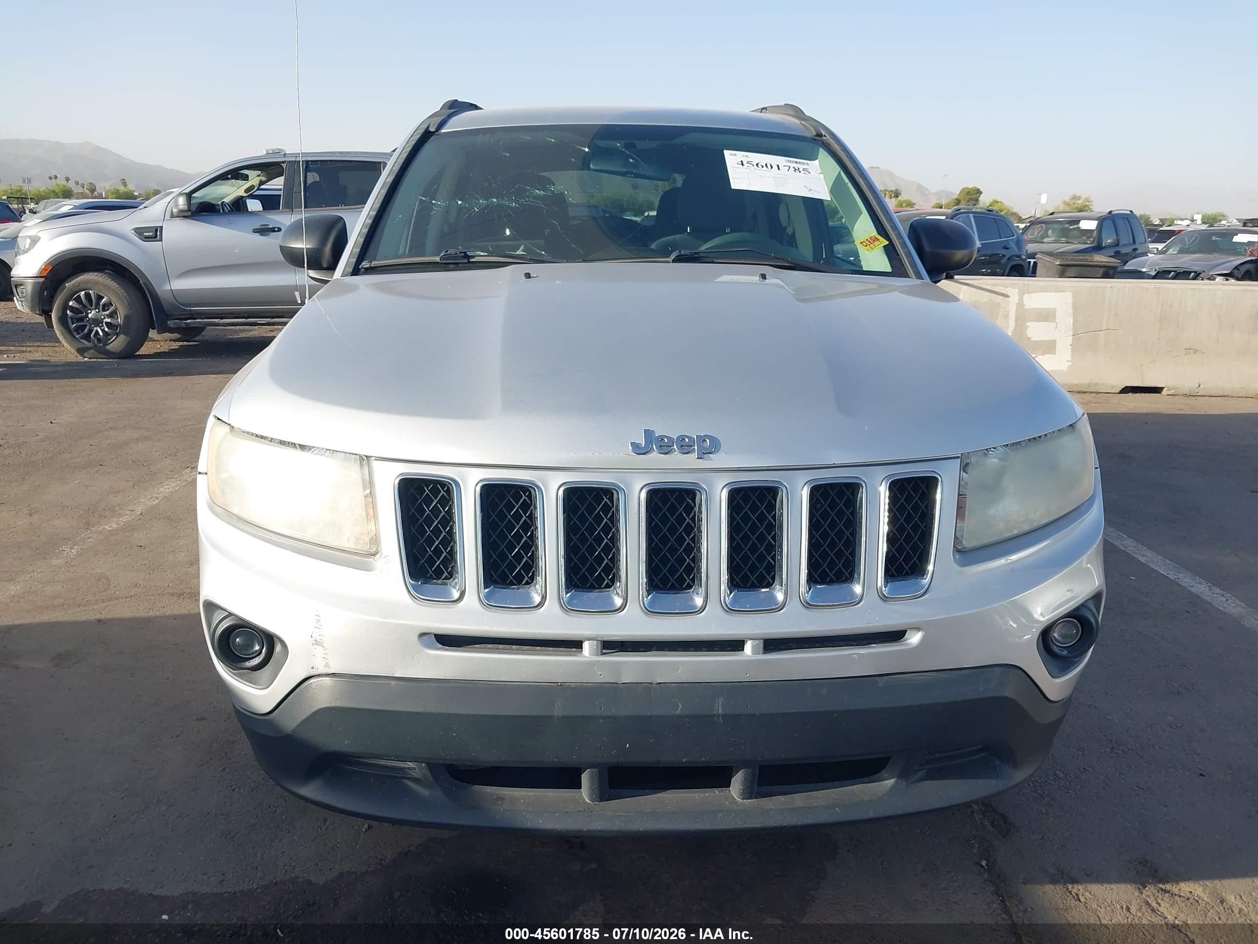 2011 Jeep Compass   Silver vin: 1J4NT1FB2BD248641