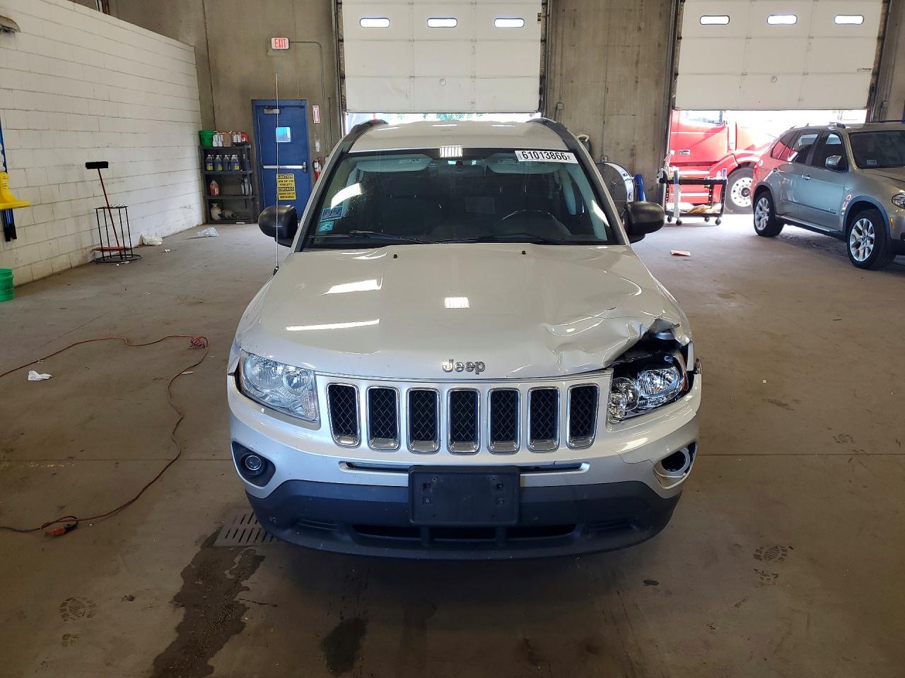 2011 Jeep Compass Sport Silver vin: 1J4NT1FB3BD175568
