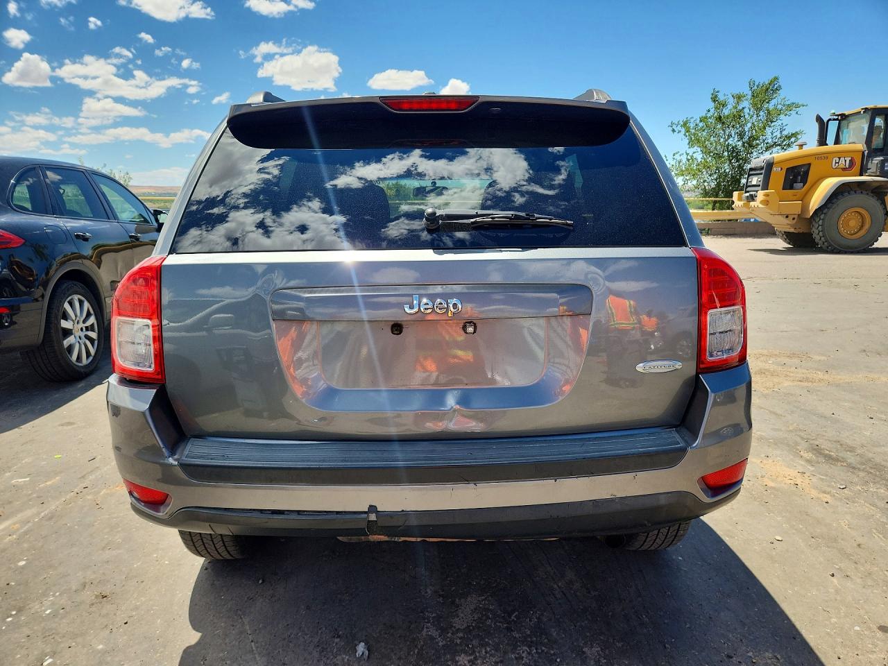 2011 Jeep Compass Sport Gray vin: 1J4NT1FB3BD253525