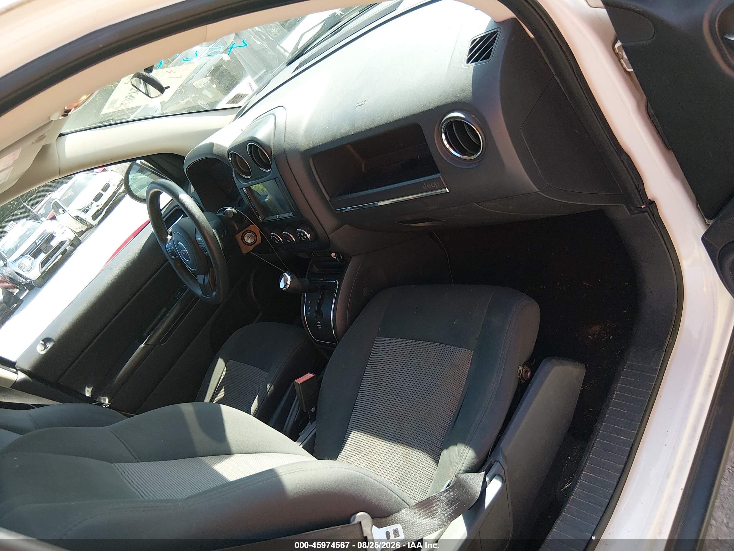 2011 Jeep Compass   White vin: 1J4NT1FB6BD137963