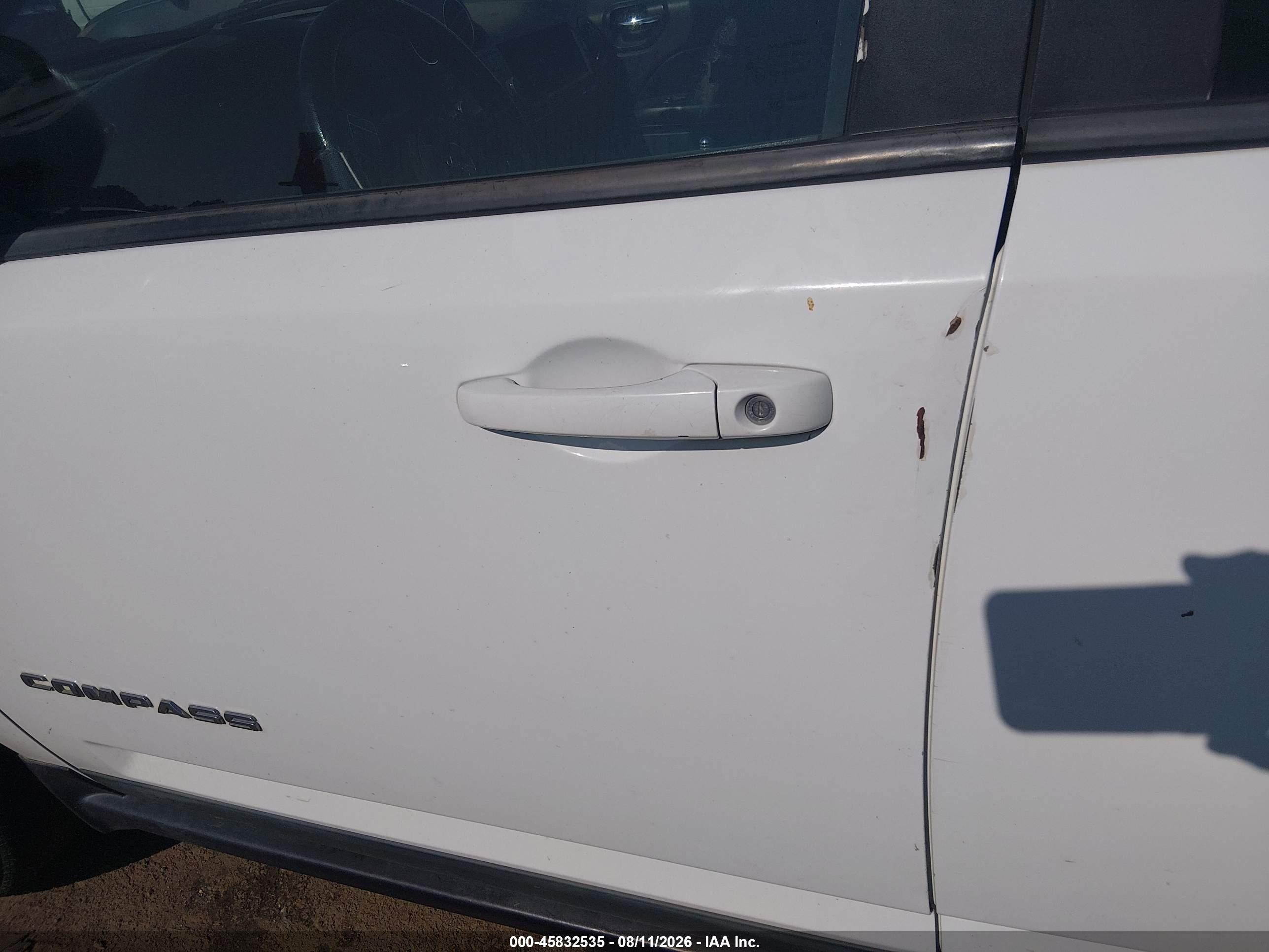 2011 Jeep Compass   White vin: 1J4NT1FB6BD241109