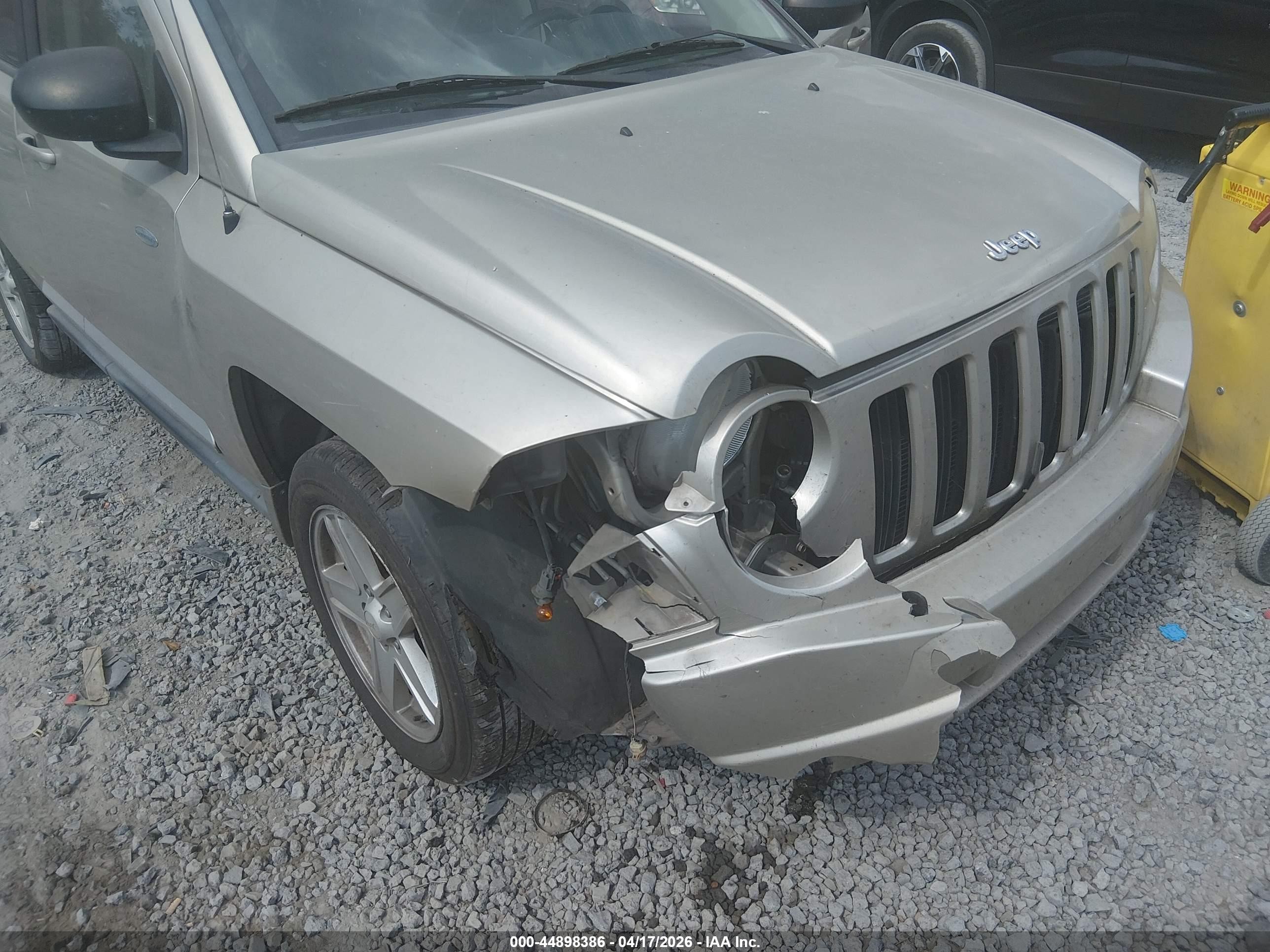 2010 Jeep Compass Sport Бежевый vin: 1J4NT1FB7AD626032