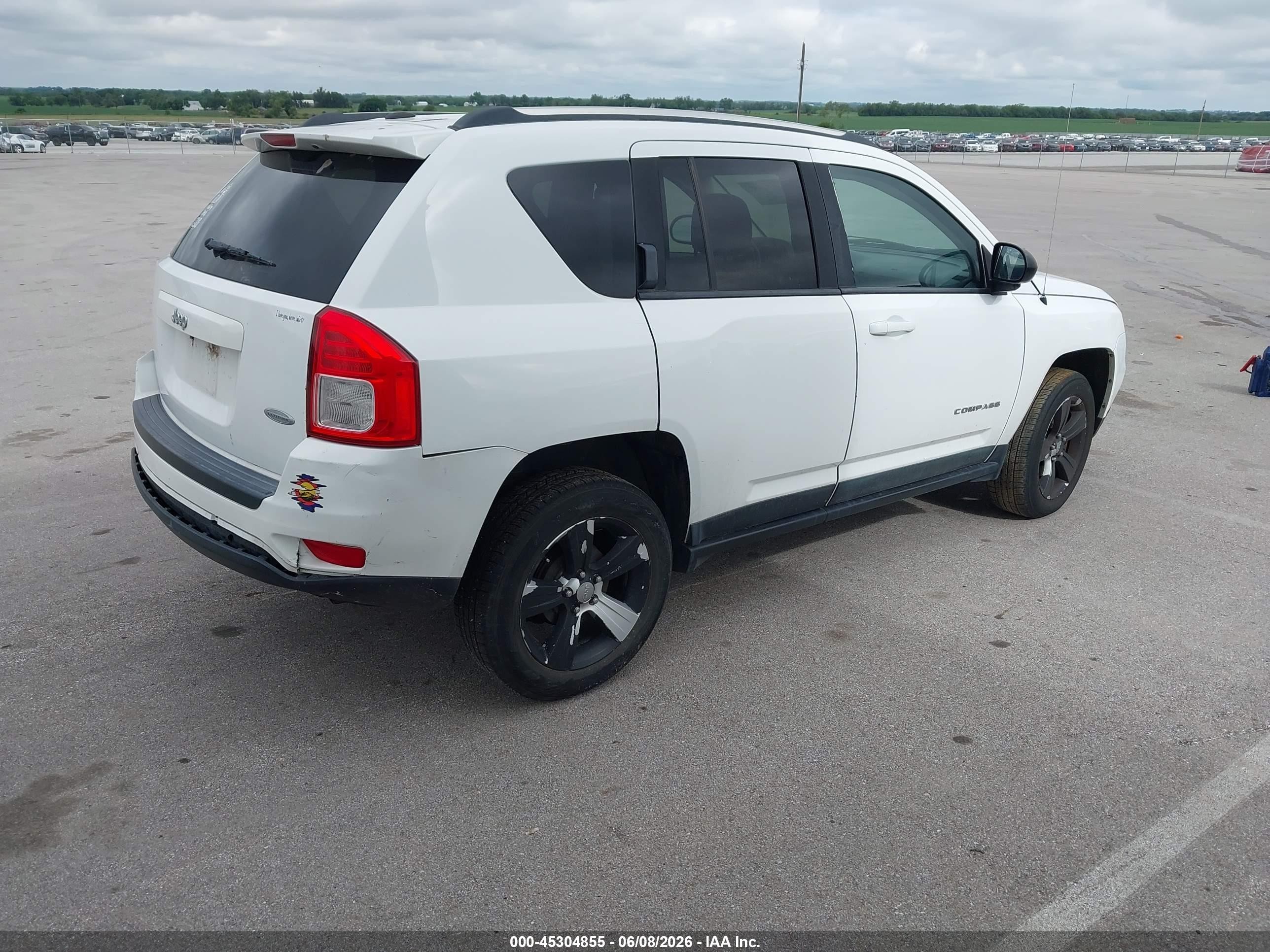 2011 Jeep Compass   White vin: 1J4NT1FB7BD260798